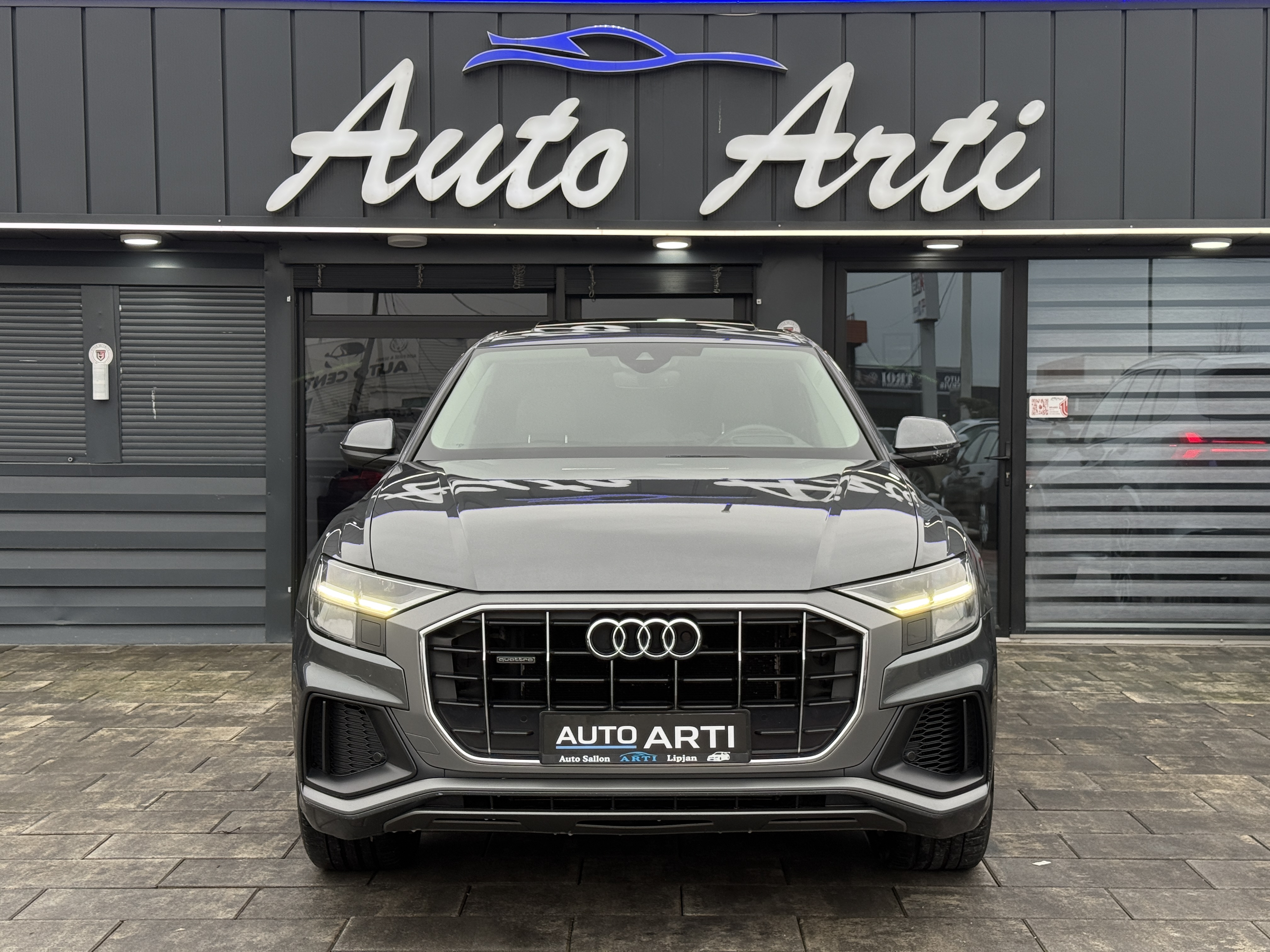 
								Audi Q8 50tdi full									