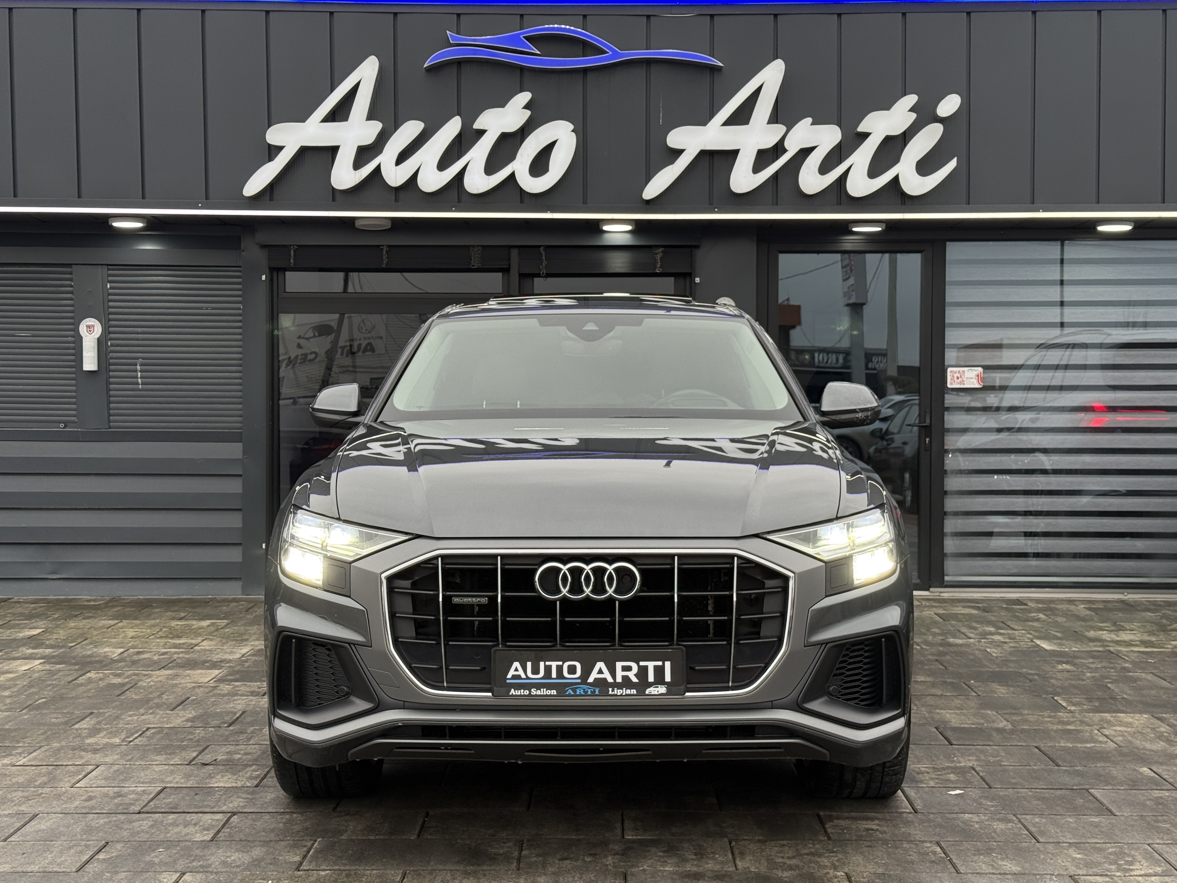
								Audi Q8 50tdi full									