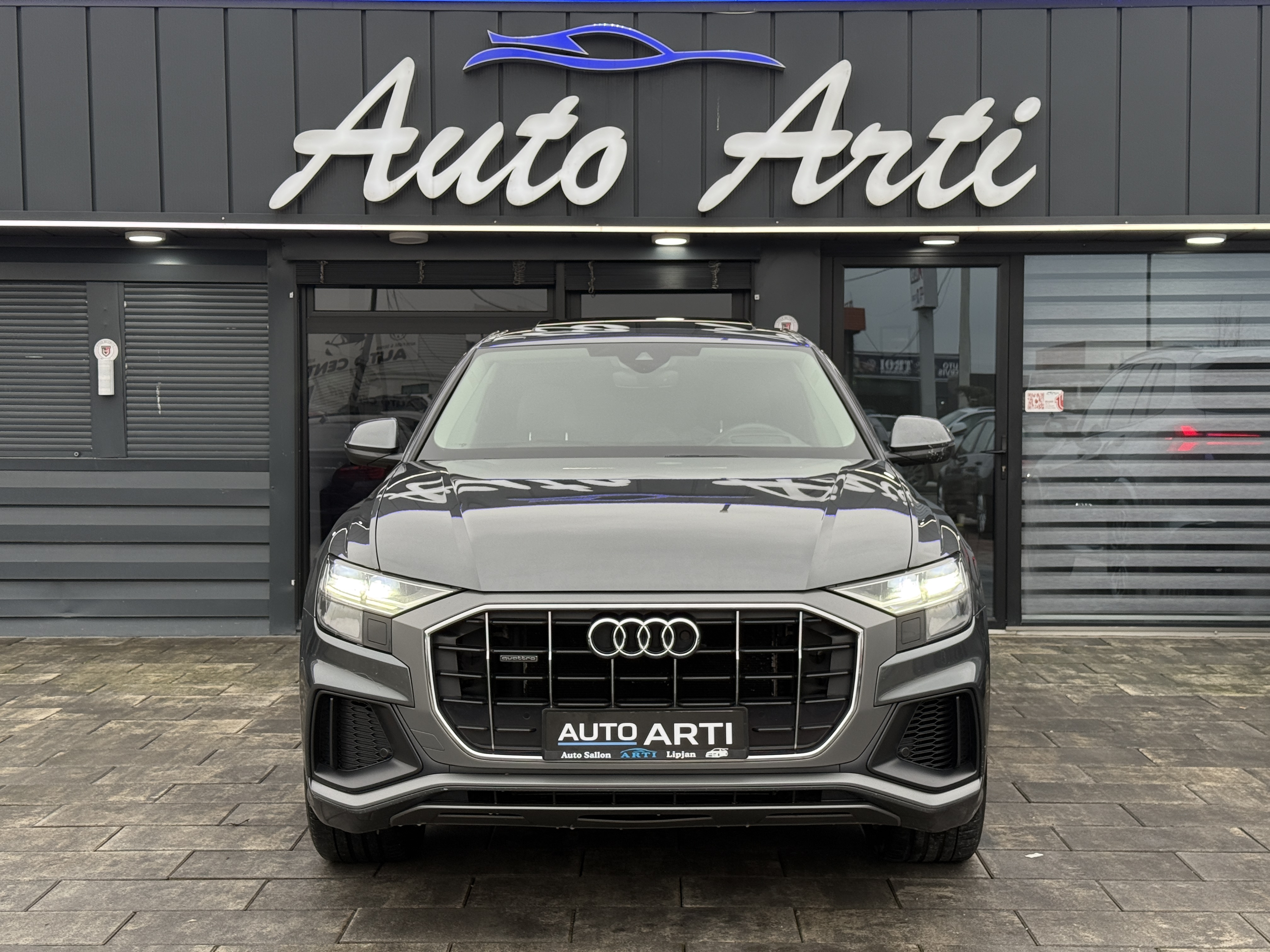 
								Audi Q8 50tdi full									