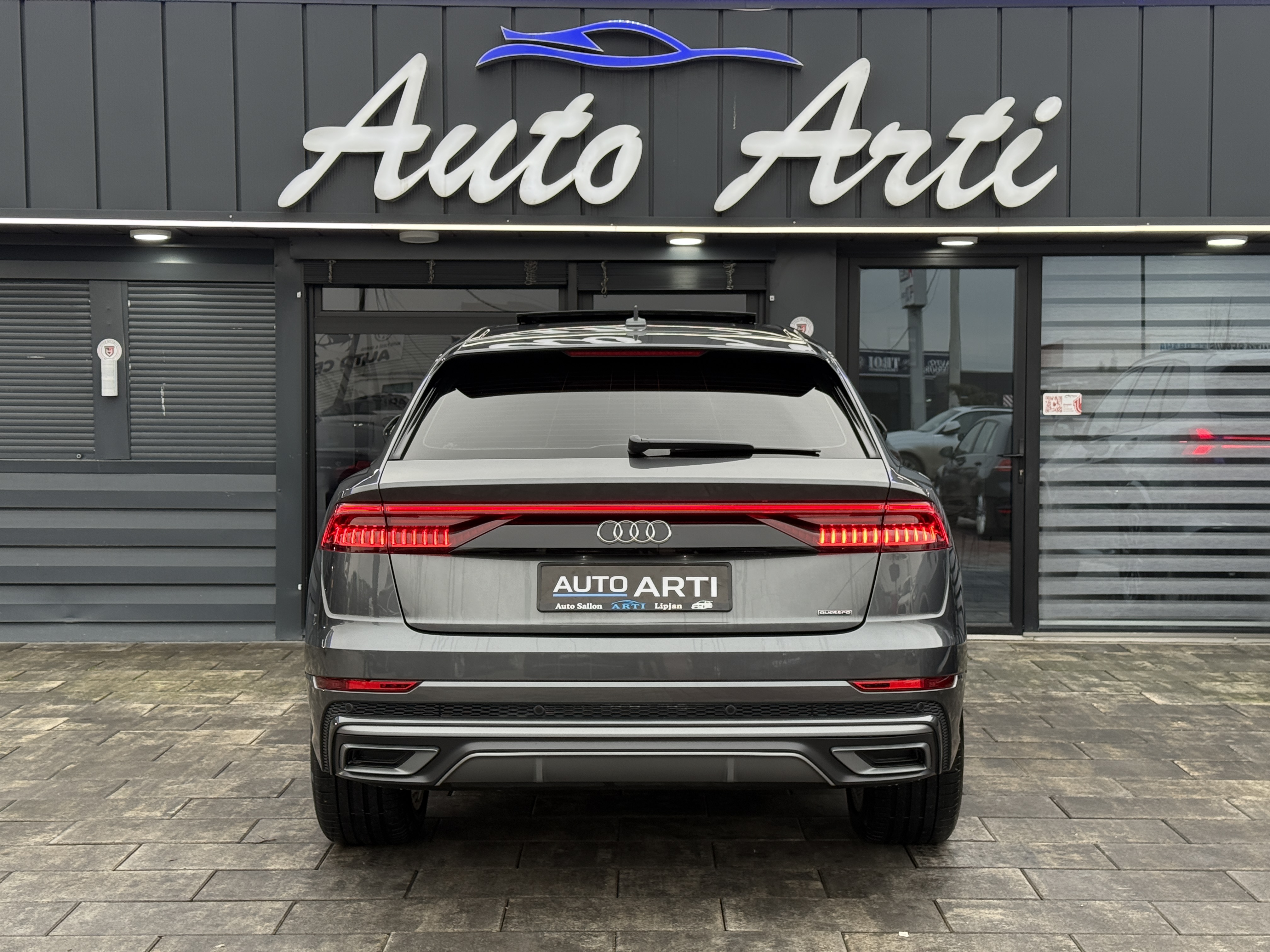 
								Audi Q8 50tdi full									