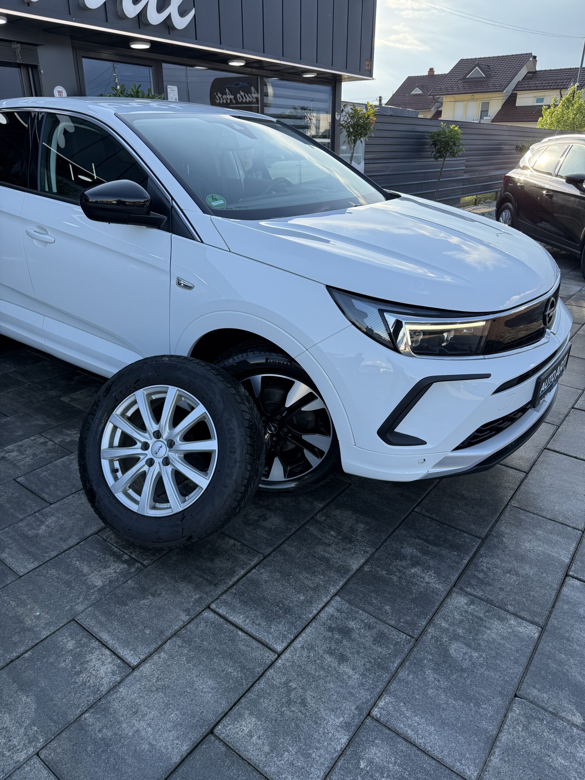 
								Opel Grandland X full									