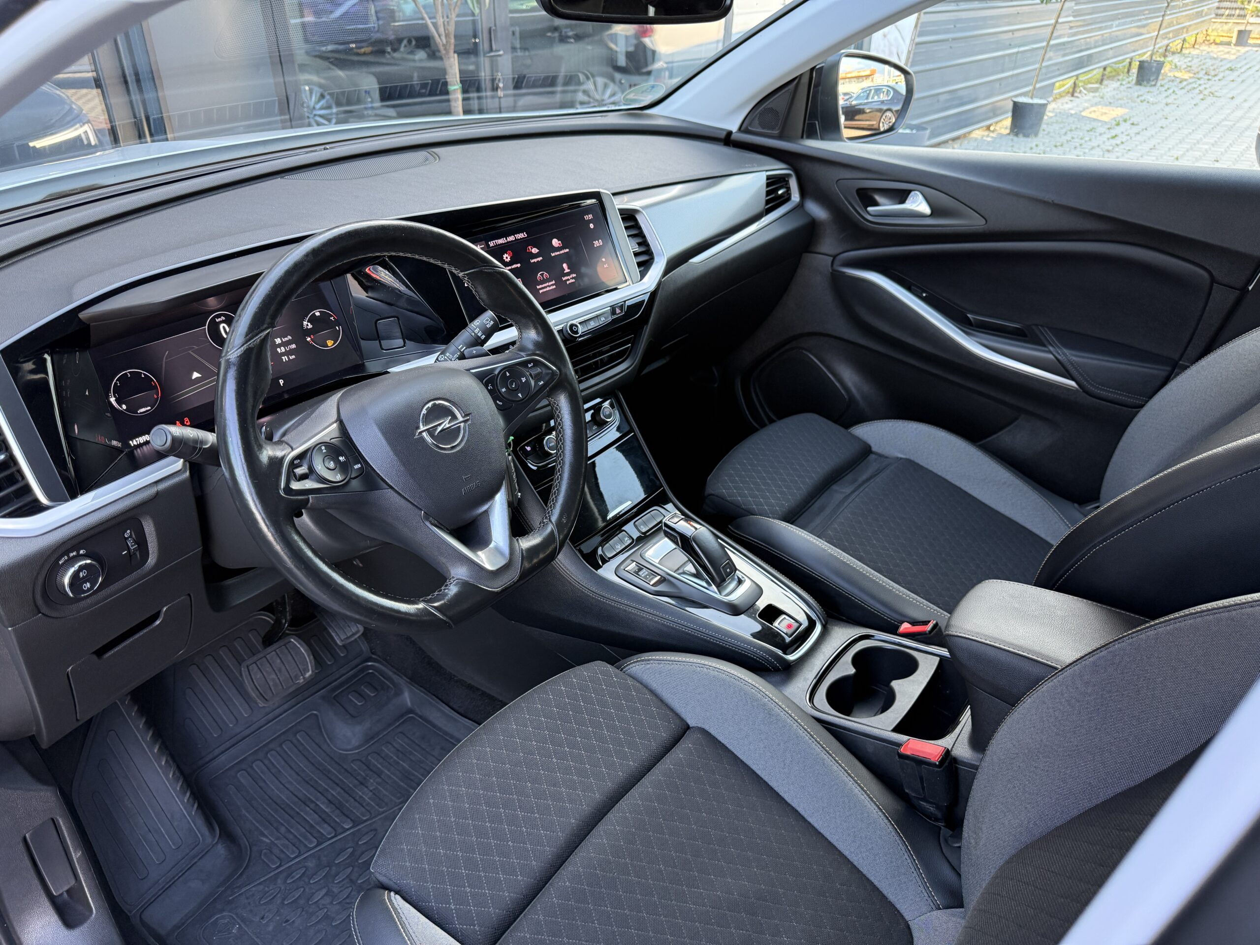 
								Opel Grandland X full									