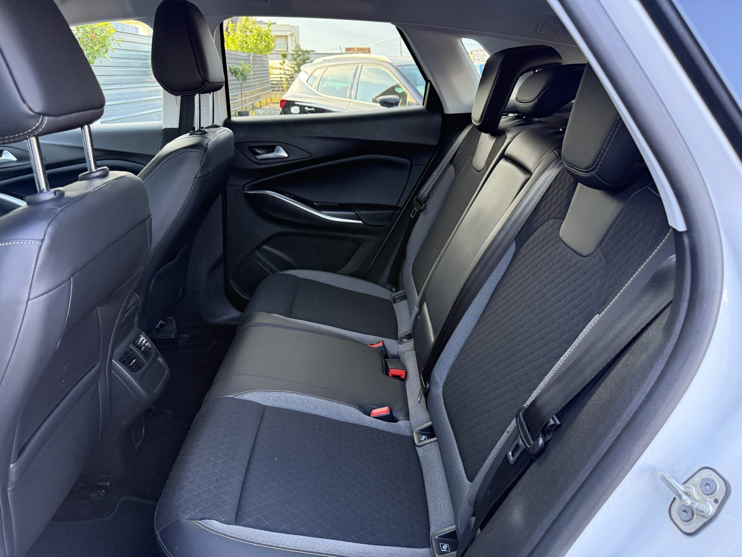 
								Opel Grandland X full									