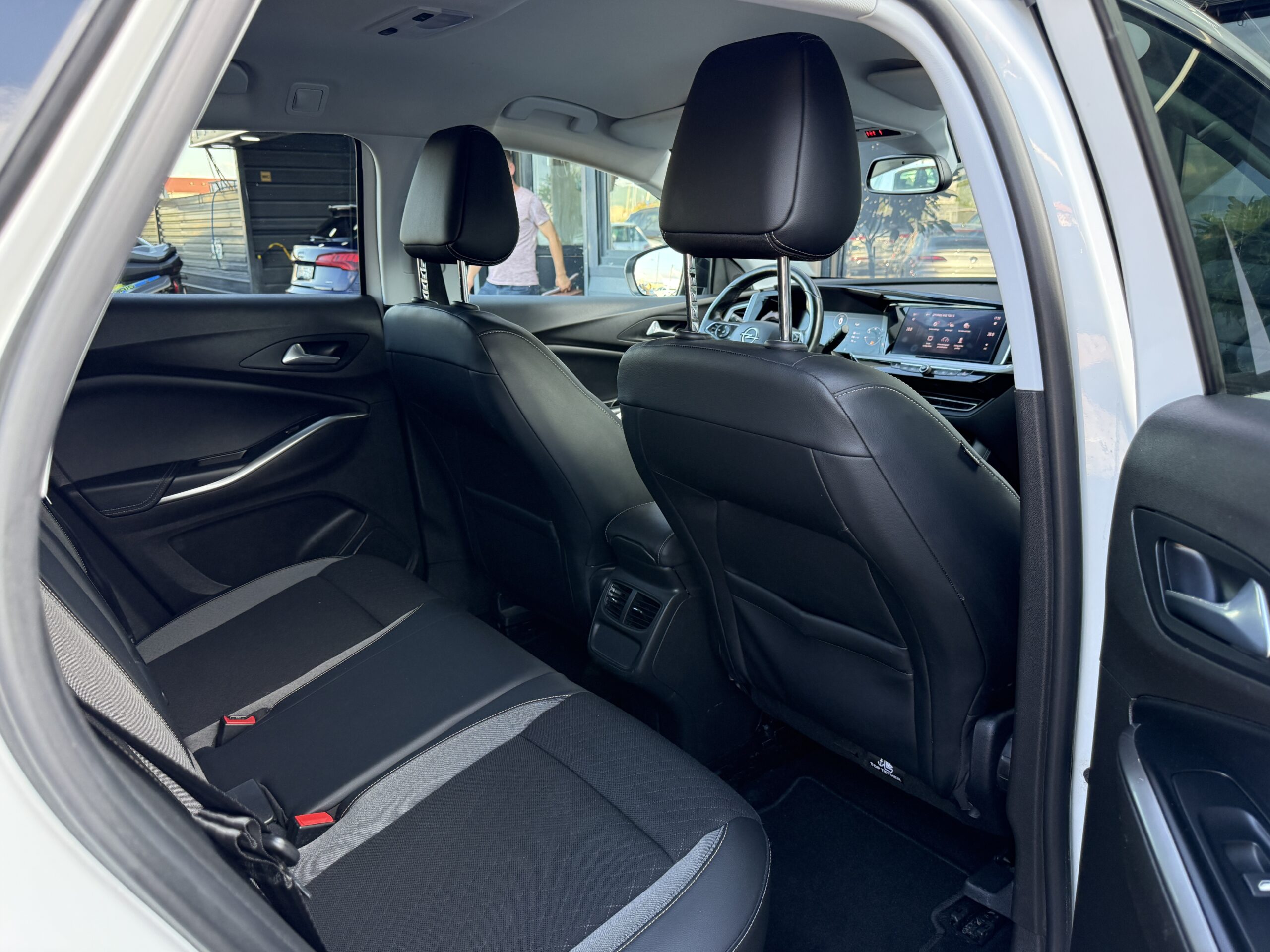 
								Opel Grandland X full									