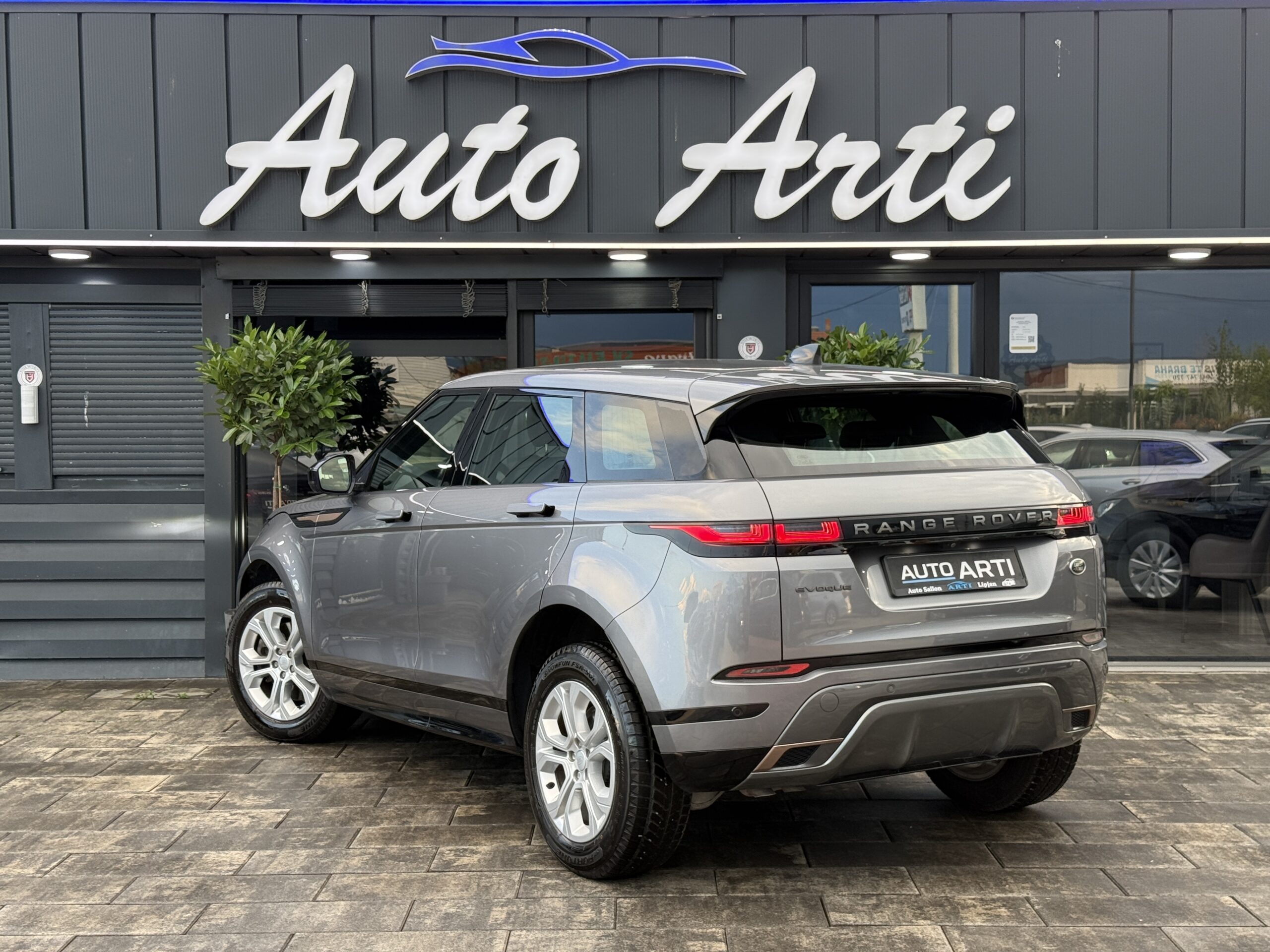 
								Range Rover Evoque full									
