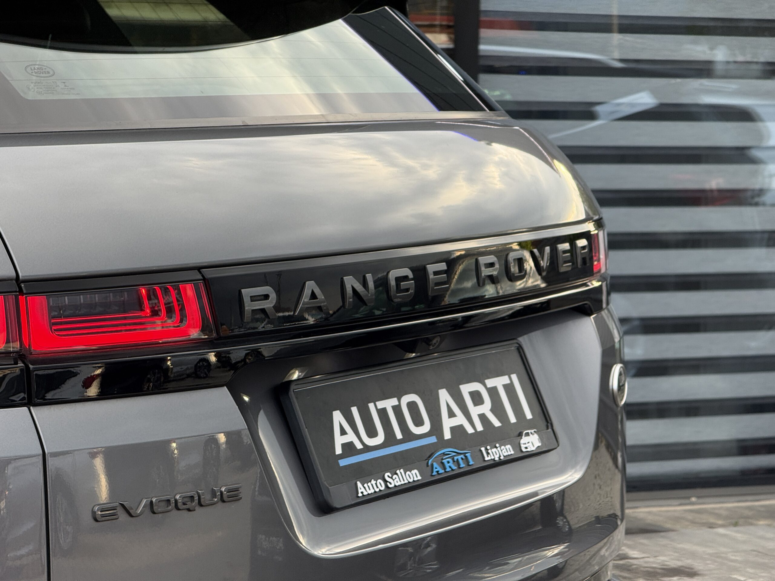 
								Range Rover Evoque full									