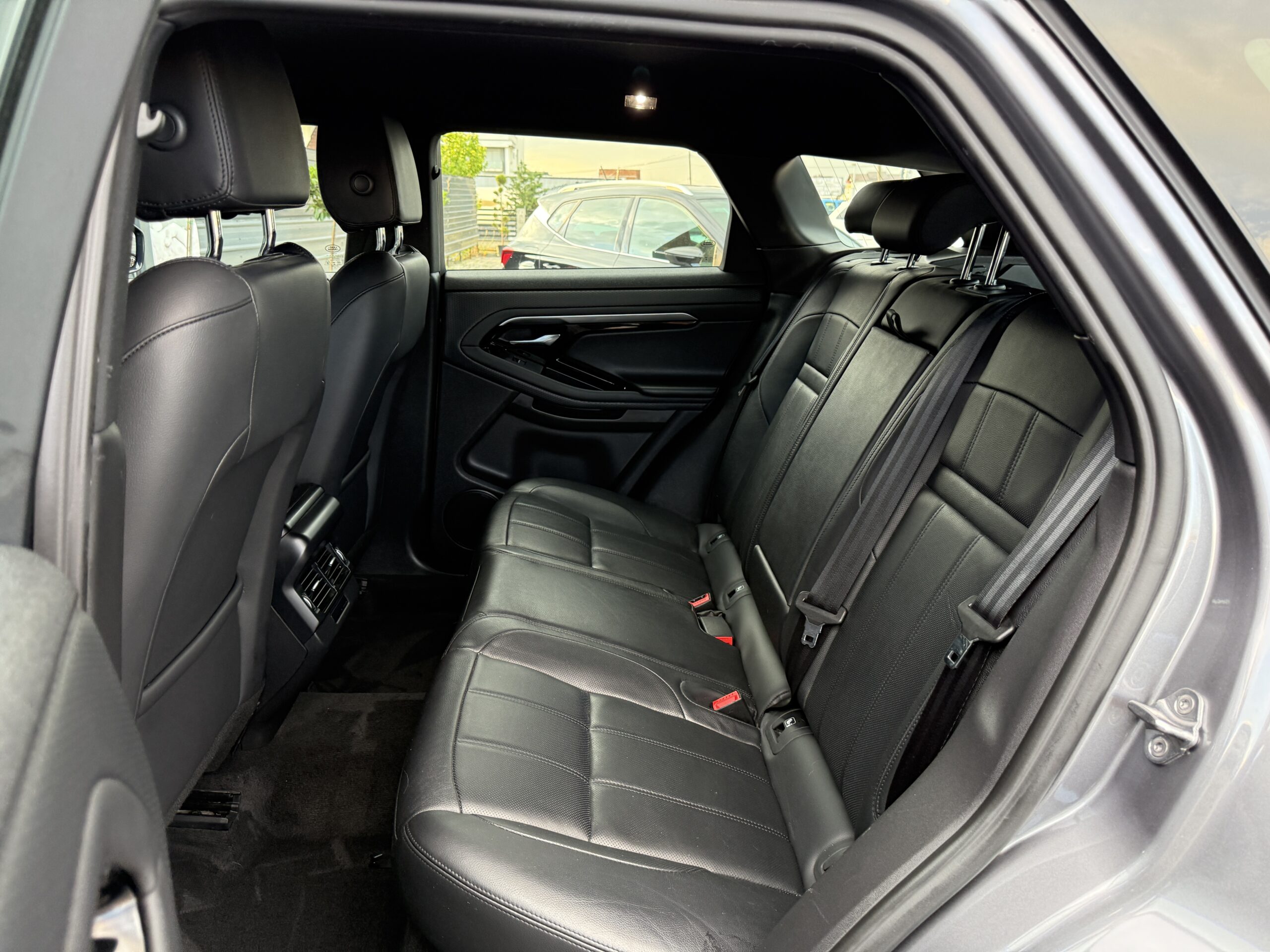 
								Range Rover Evoque full									