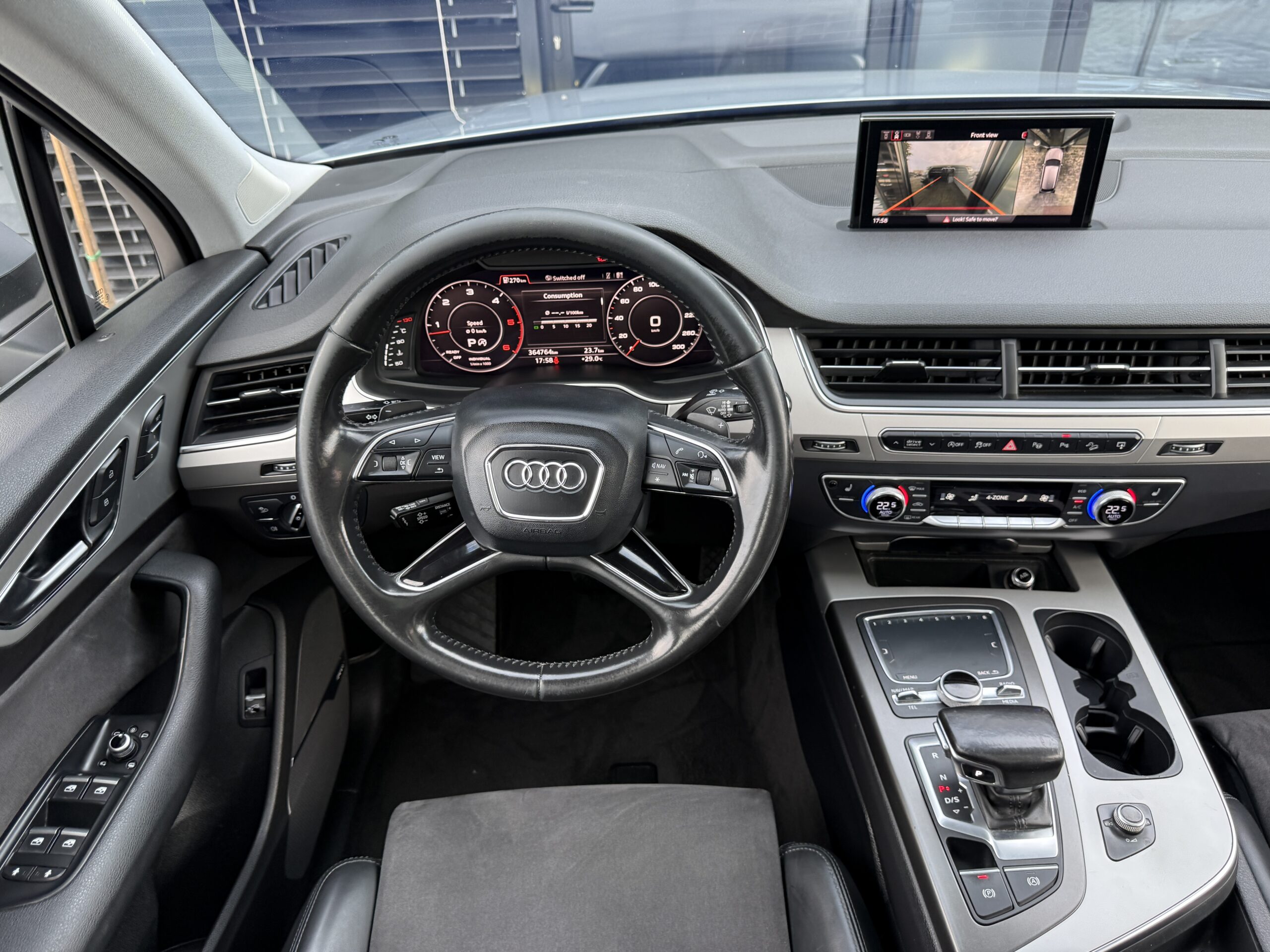 
								Audi Q7 full									