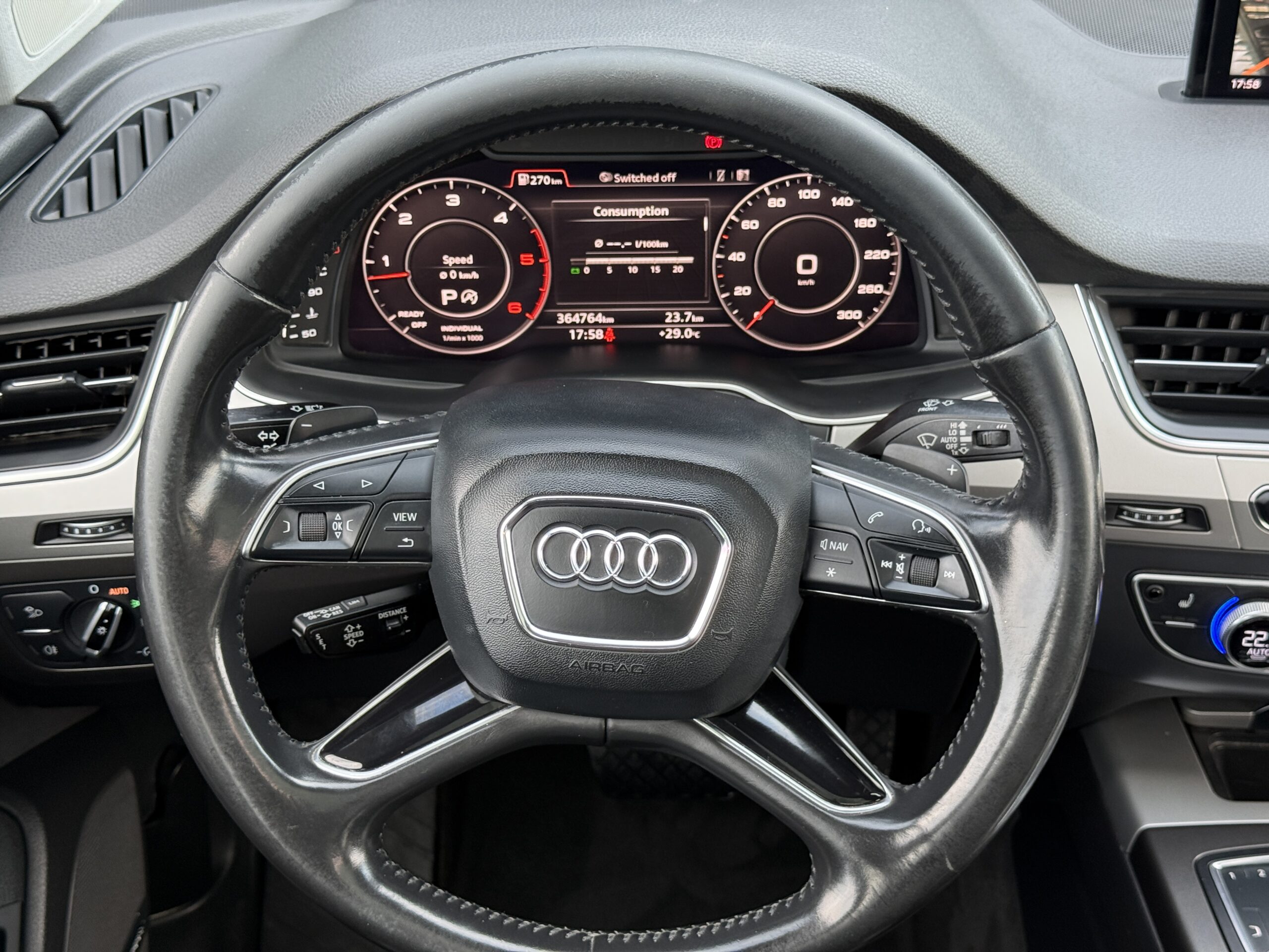 
								Audi Q7 full									