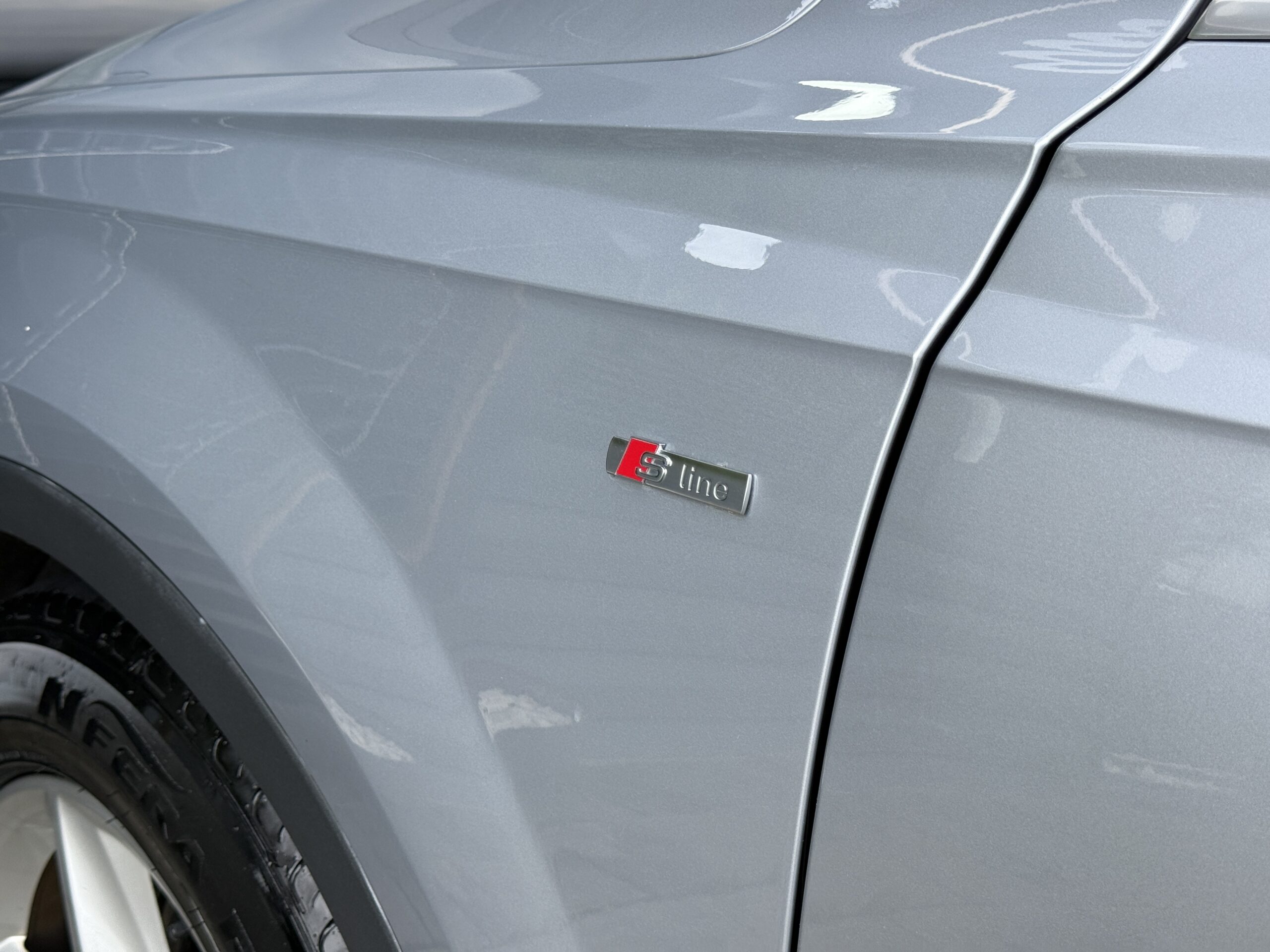 
								Audi Q7 full									
