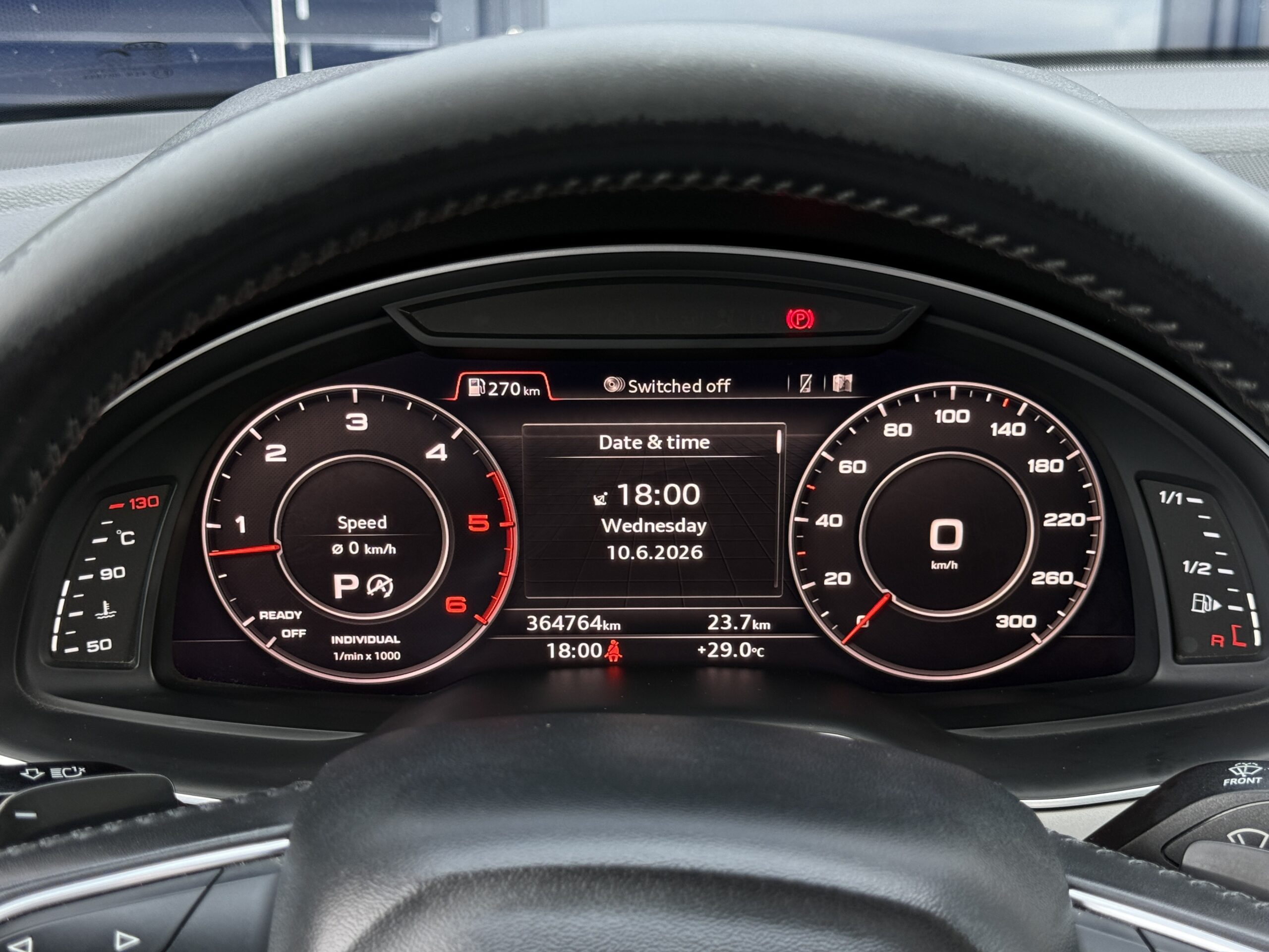 
								Audi Q7 full									