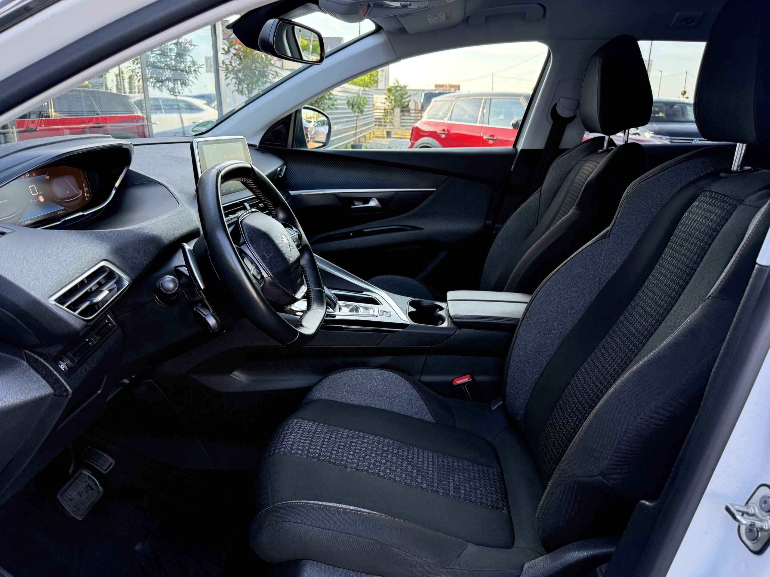 
								Peugeot 3008 full									