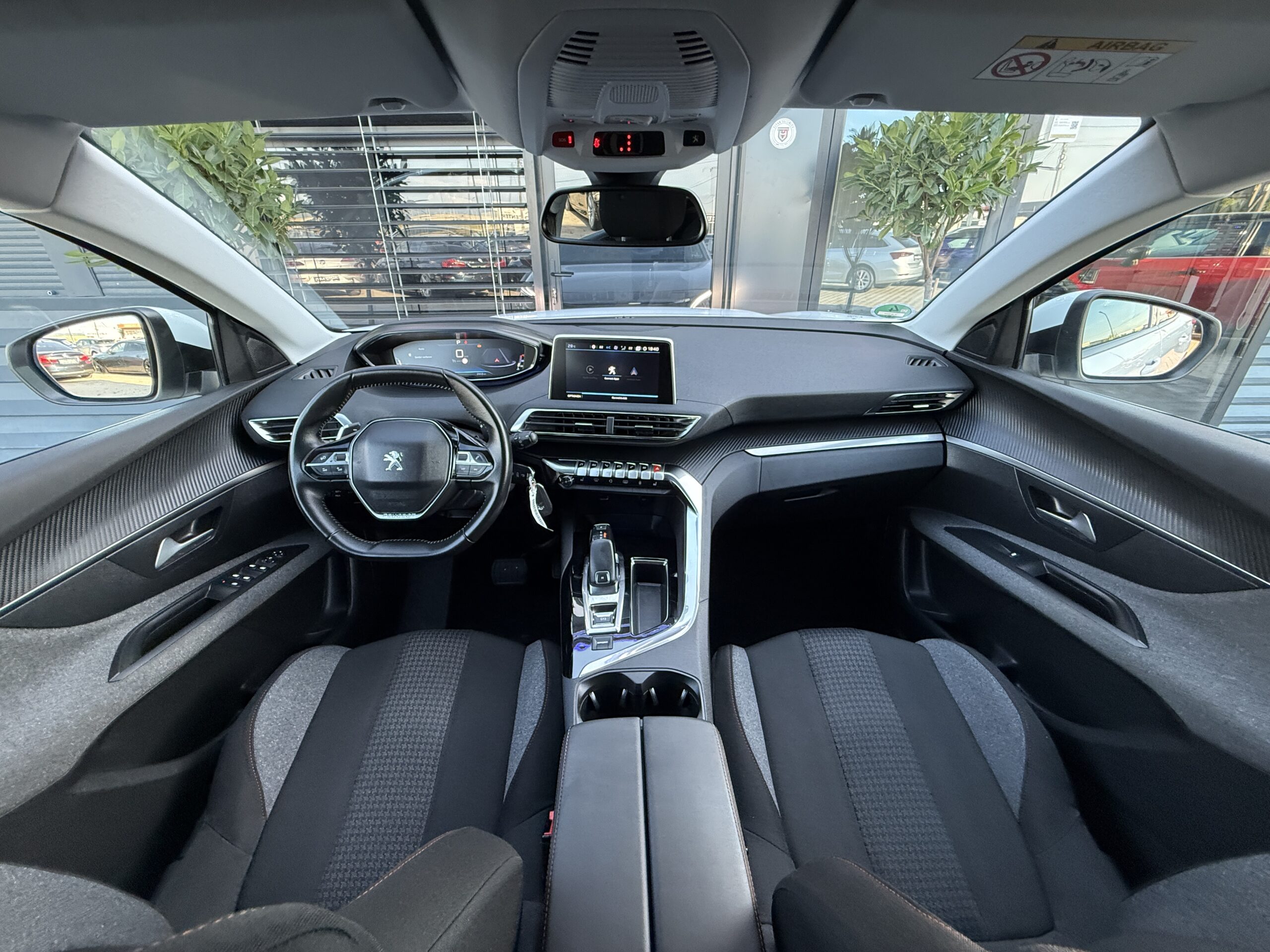 
								Peugeot 3008 full									