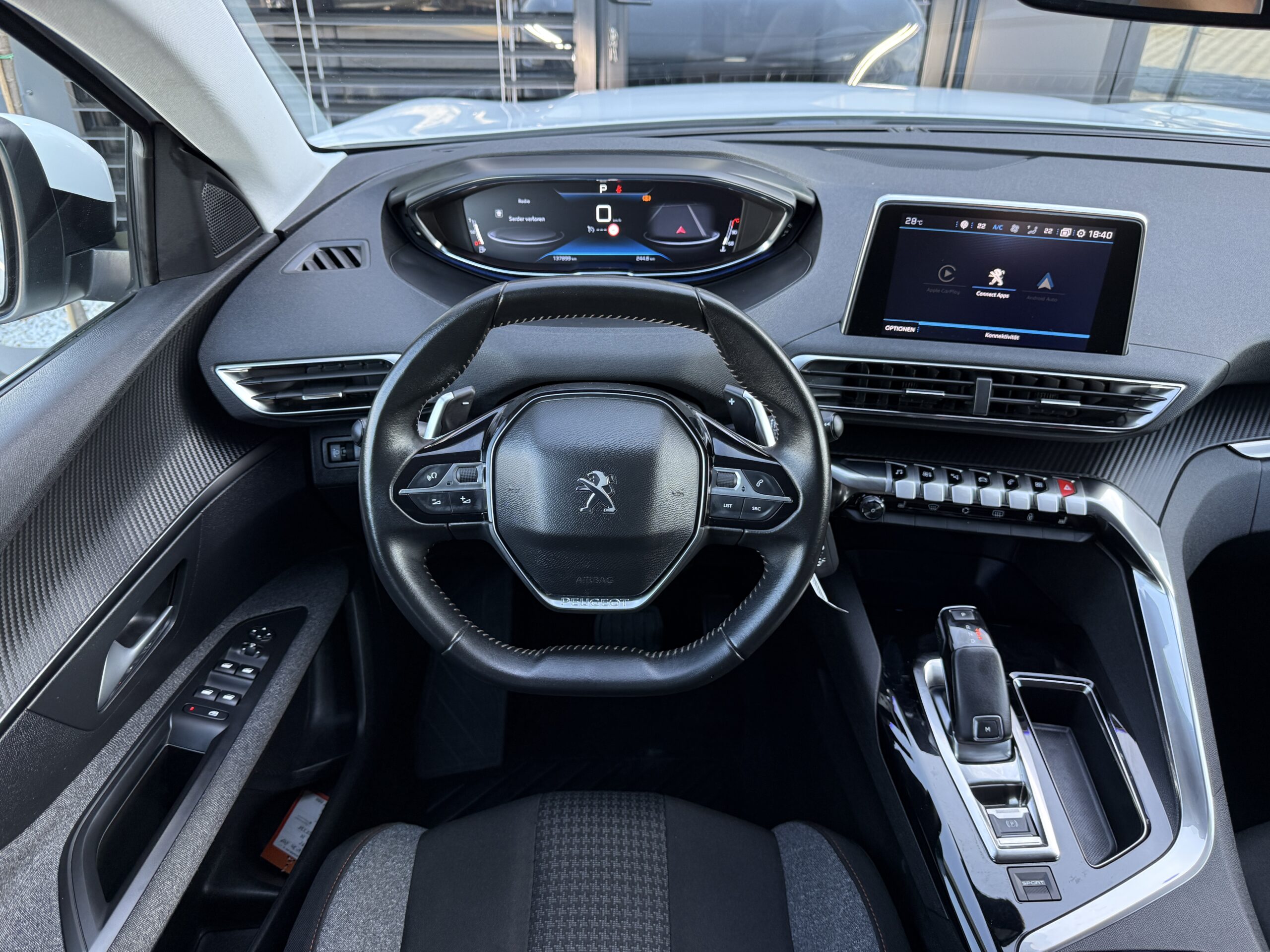 
								Peugeot 3008 full									