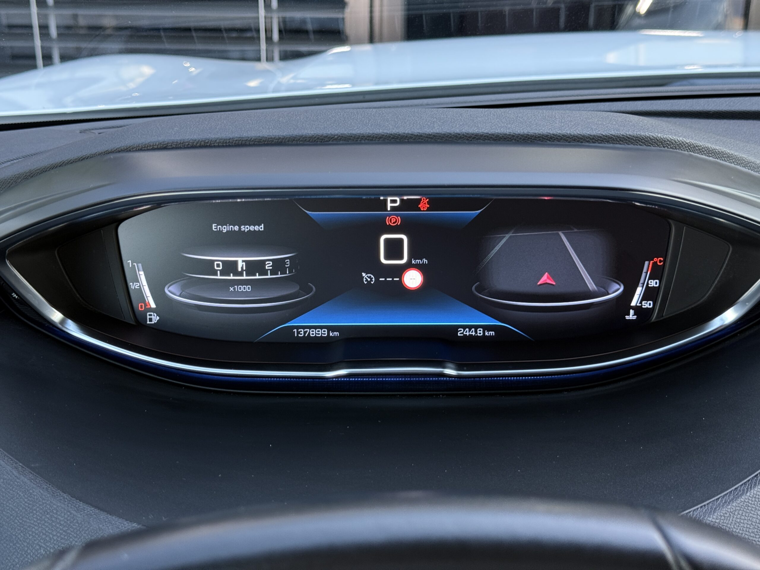
								Peugeot 3008 full									