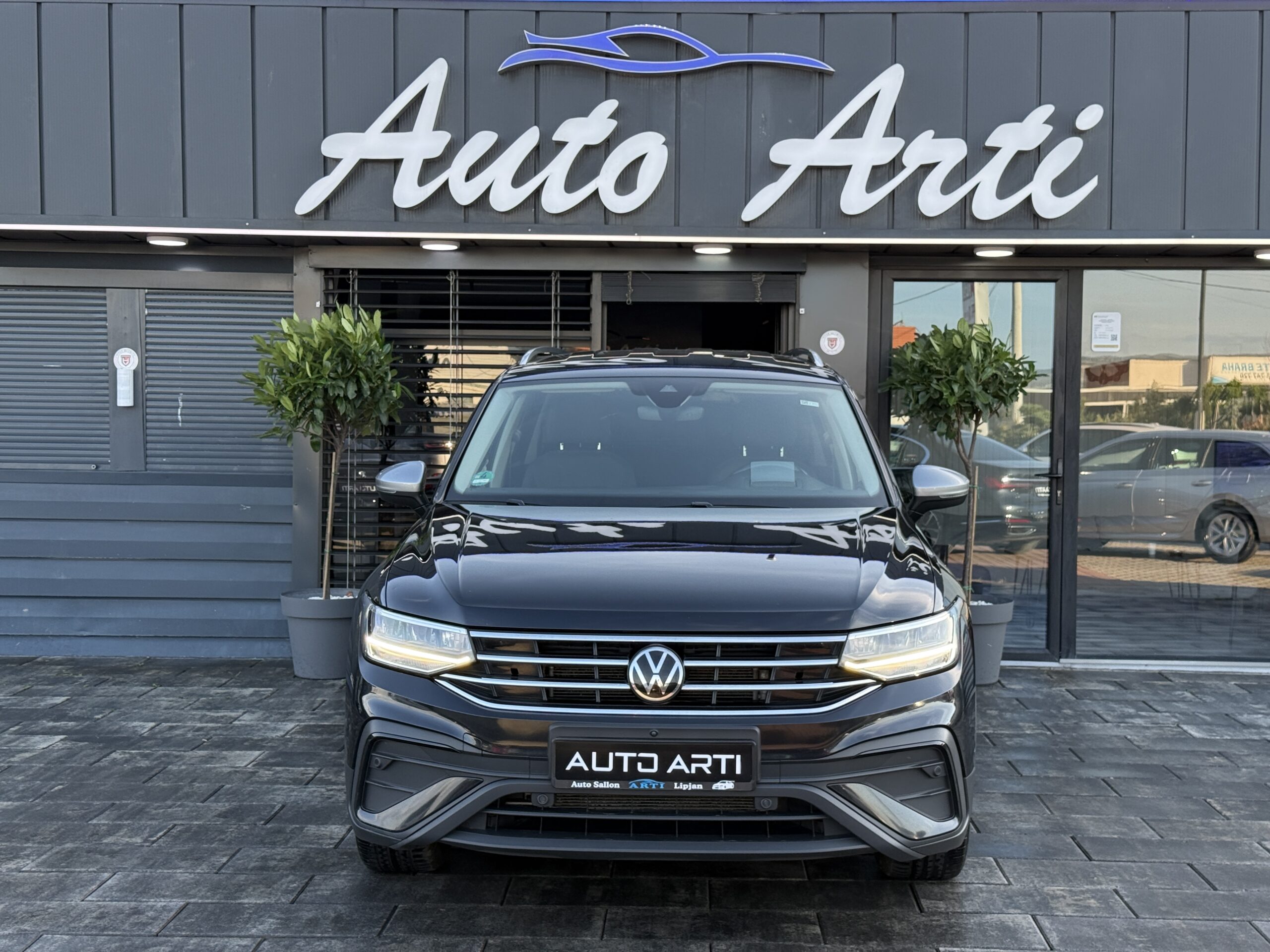 
								Tiguan Allspace 2.0tdi full									