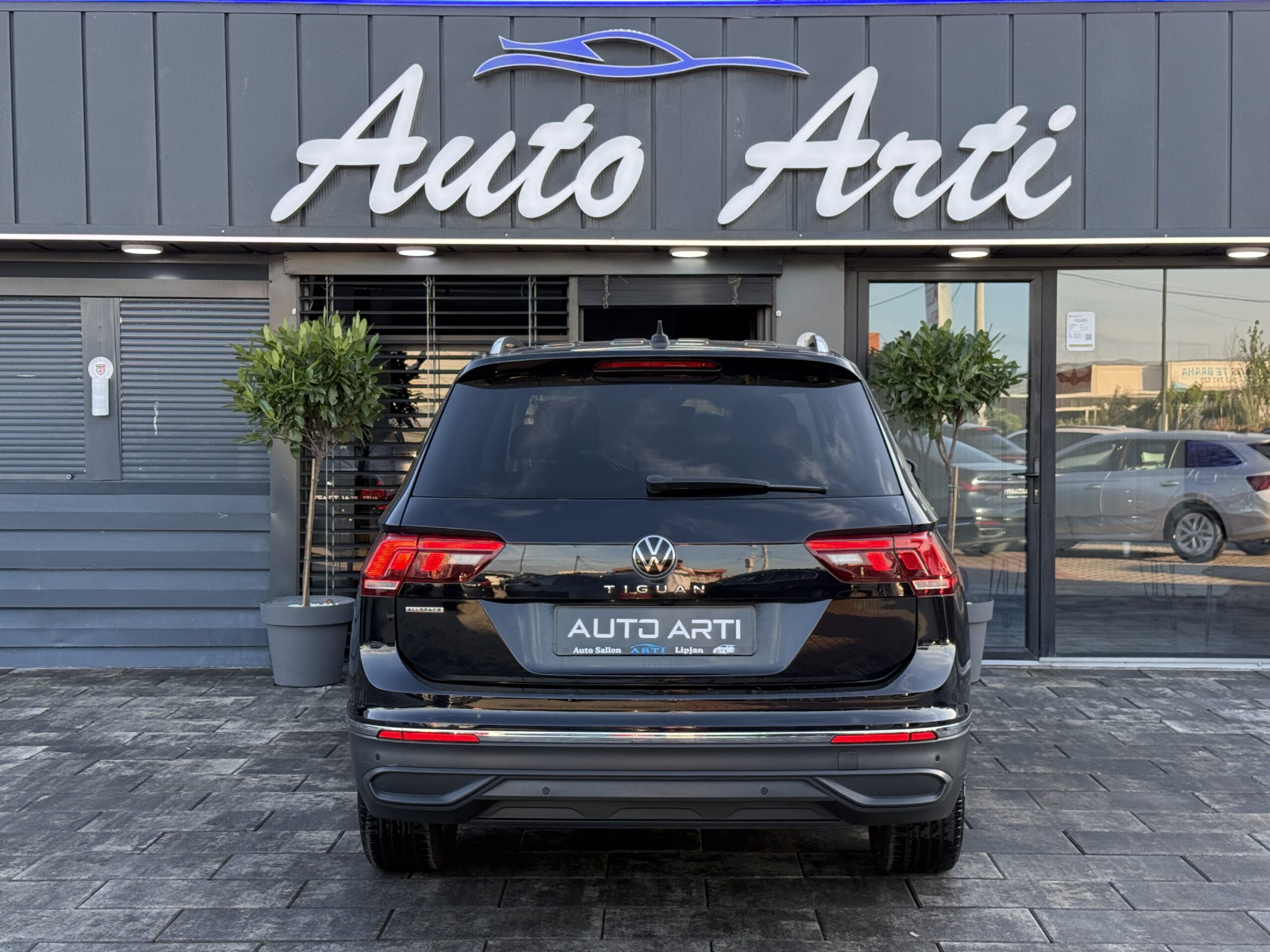 
								Tiguan Allspace 2.0tdi full									
