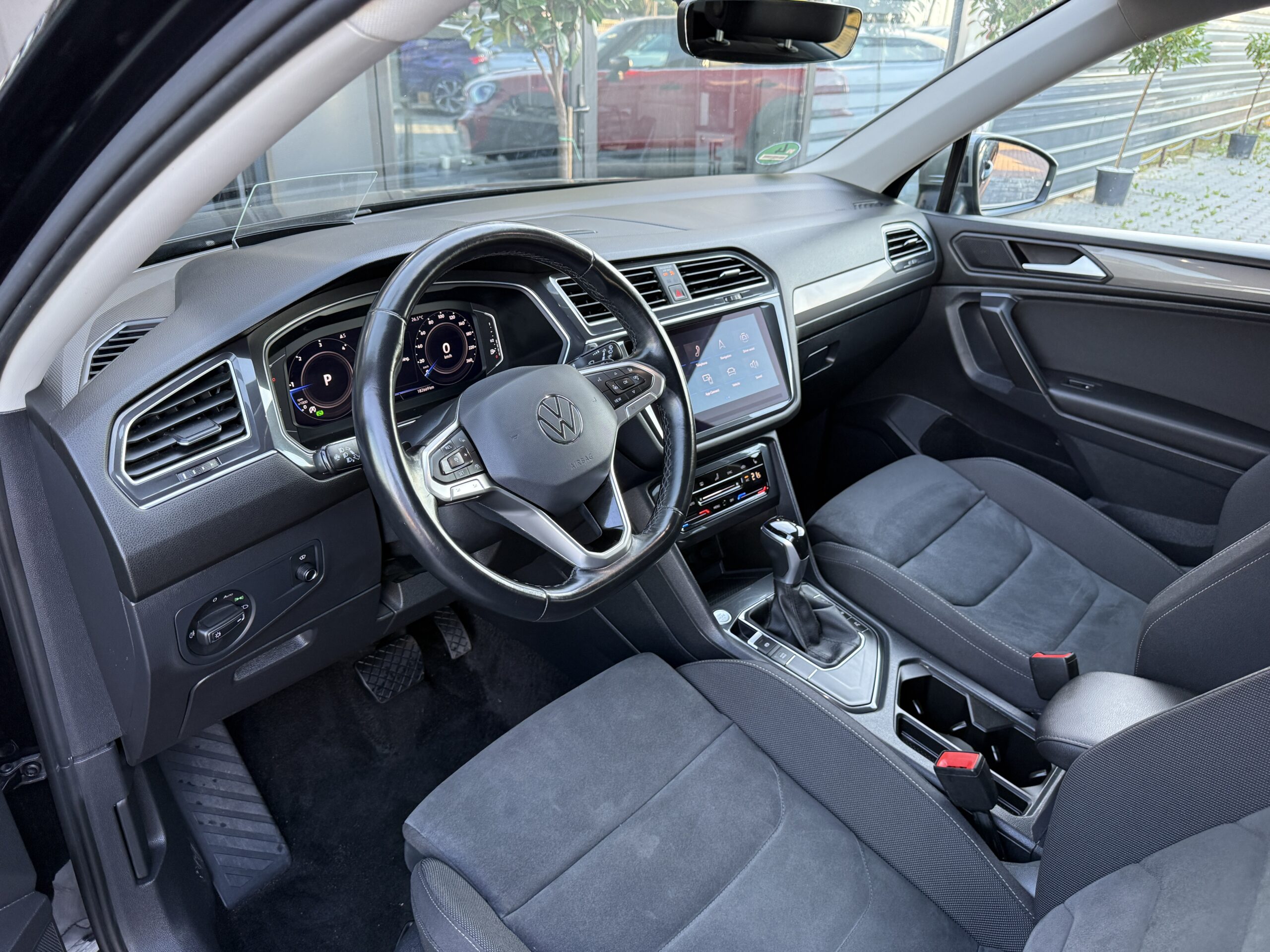 
								Tiguan Allspace 2.0tdi full									