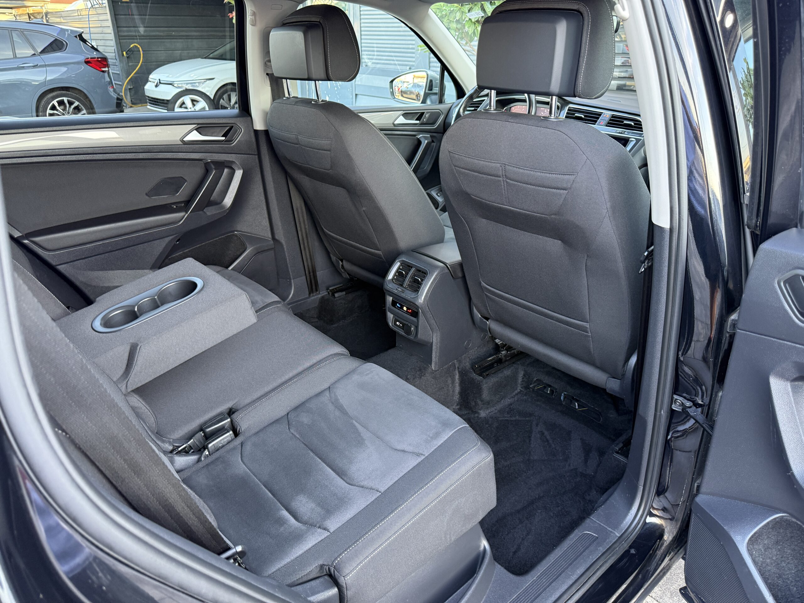 
								Tiguan Allspace 2.0tdi full									