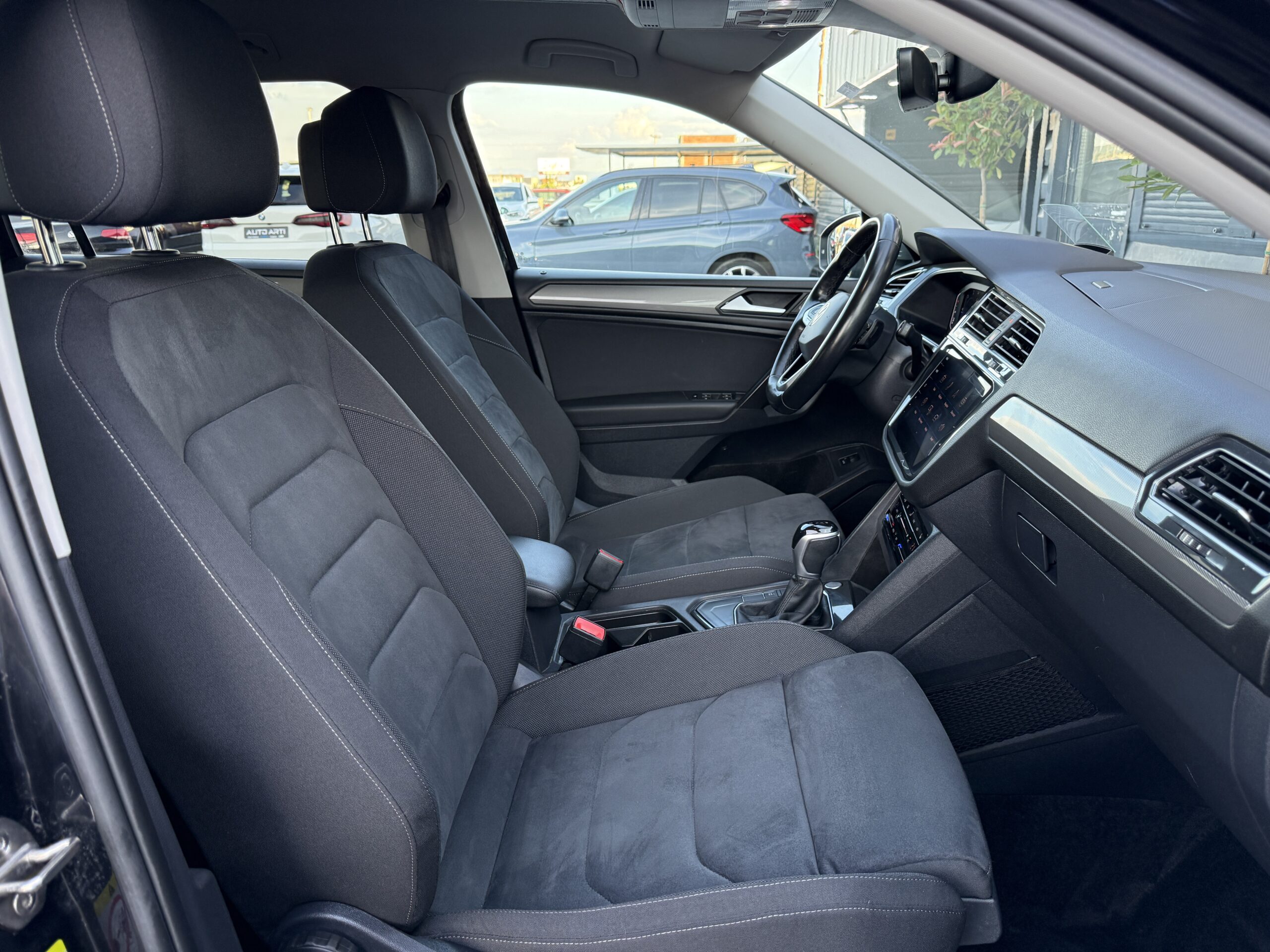 
								Tiguan Allspace 2.0tdi full									