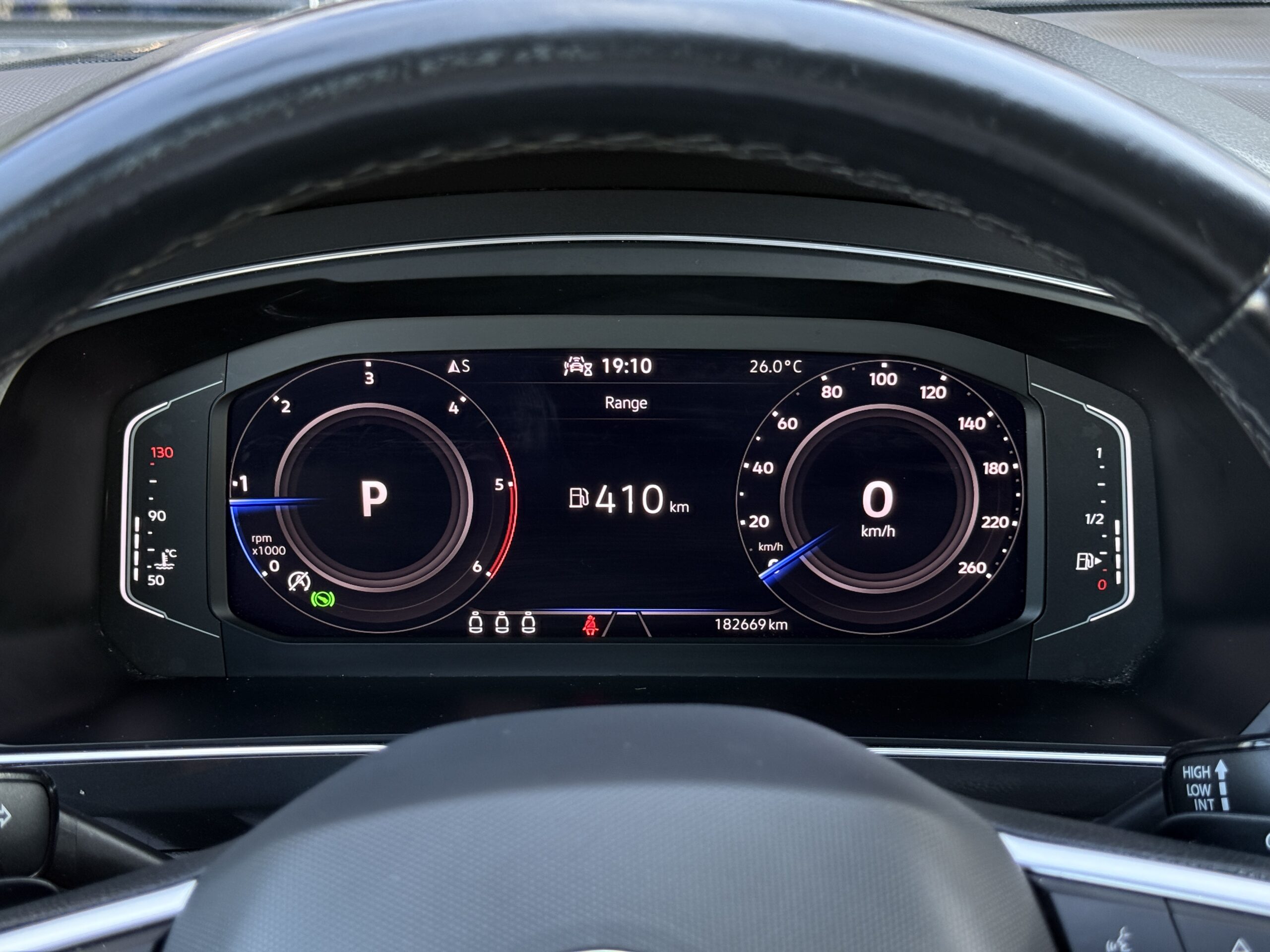 
								Tiguan Allspace 2.0tdi full									