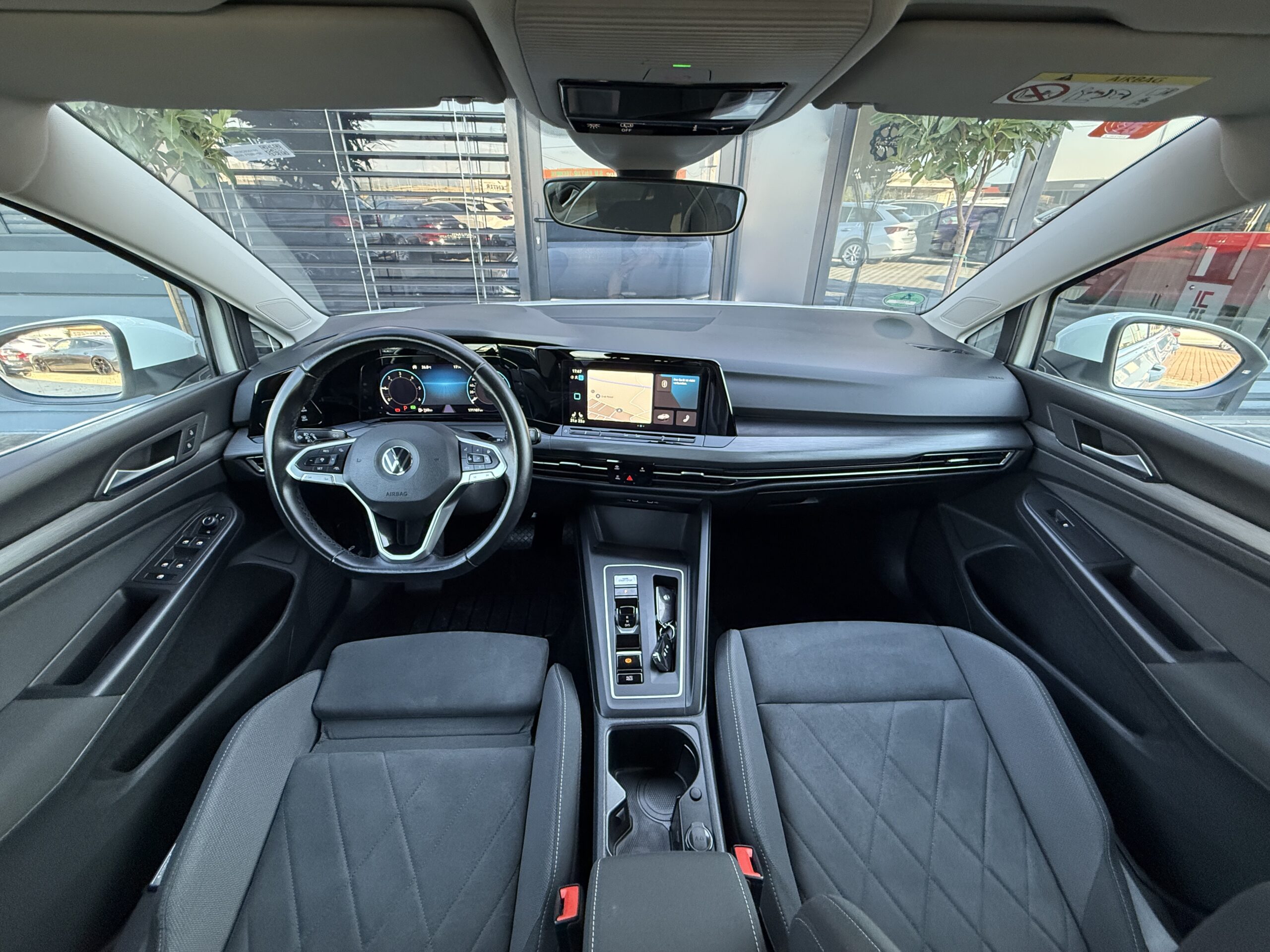 
								VW Golf 8 2.0tdi full									