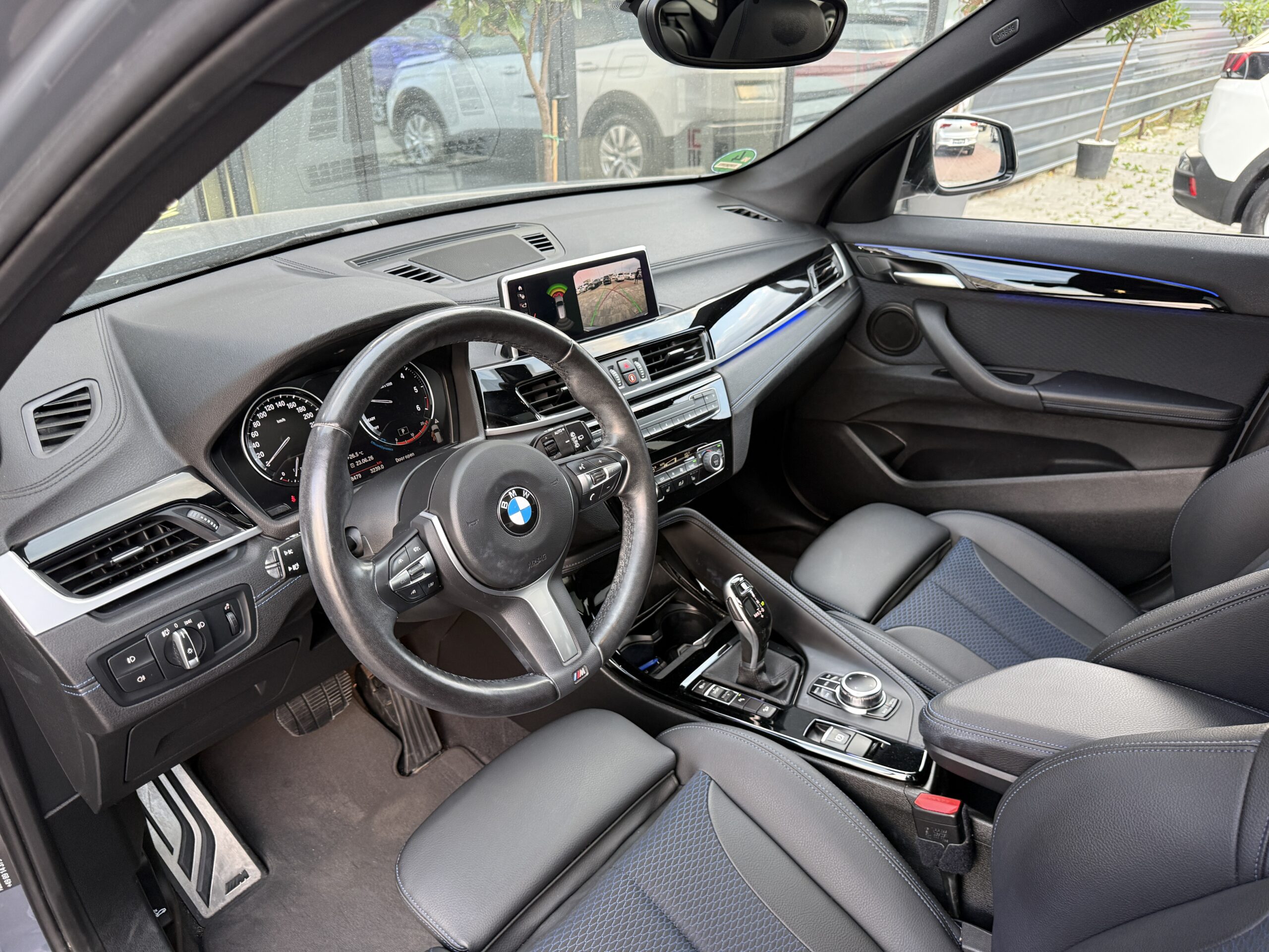 
								BMW X1 25d full									