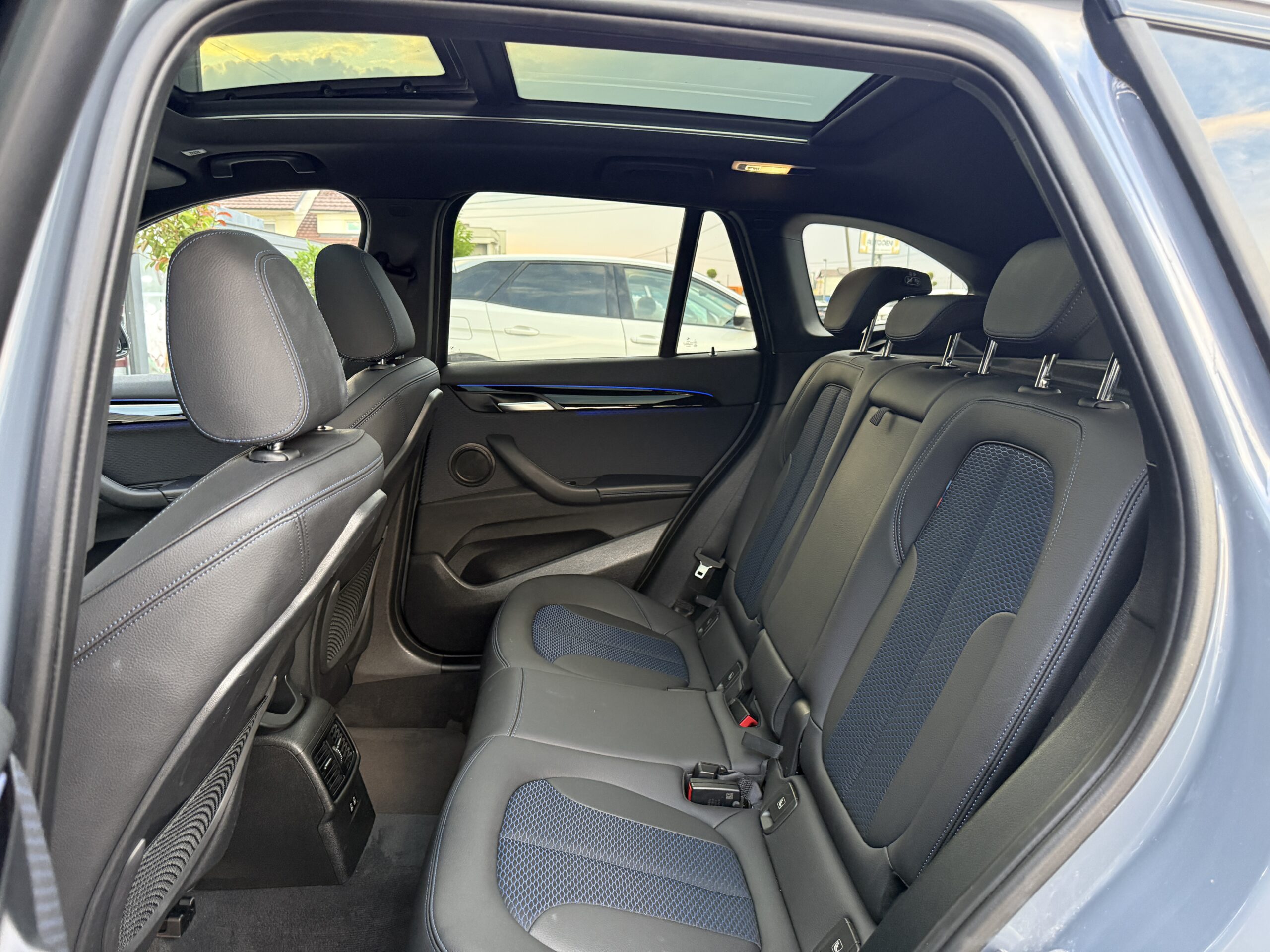 
								BMW X1 25d full									