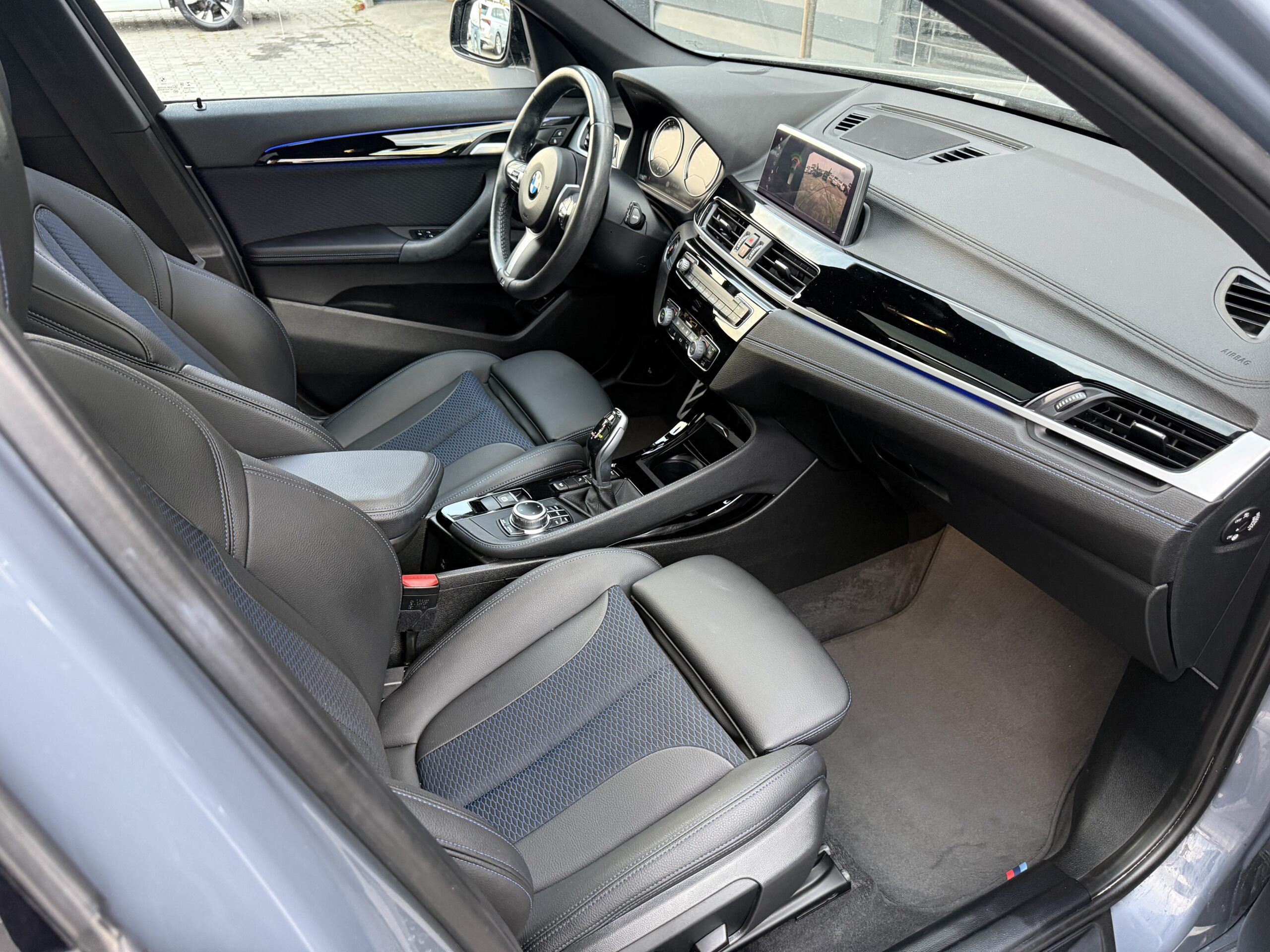 
								BMW X1 25d full									
