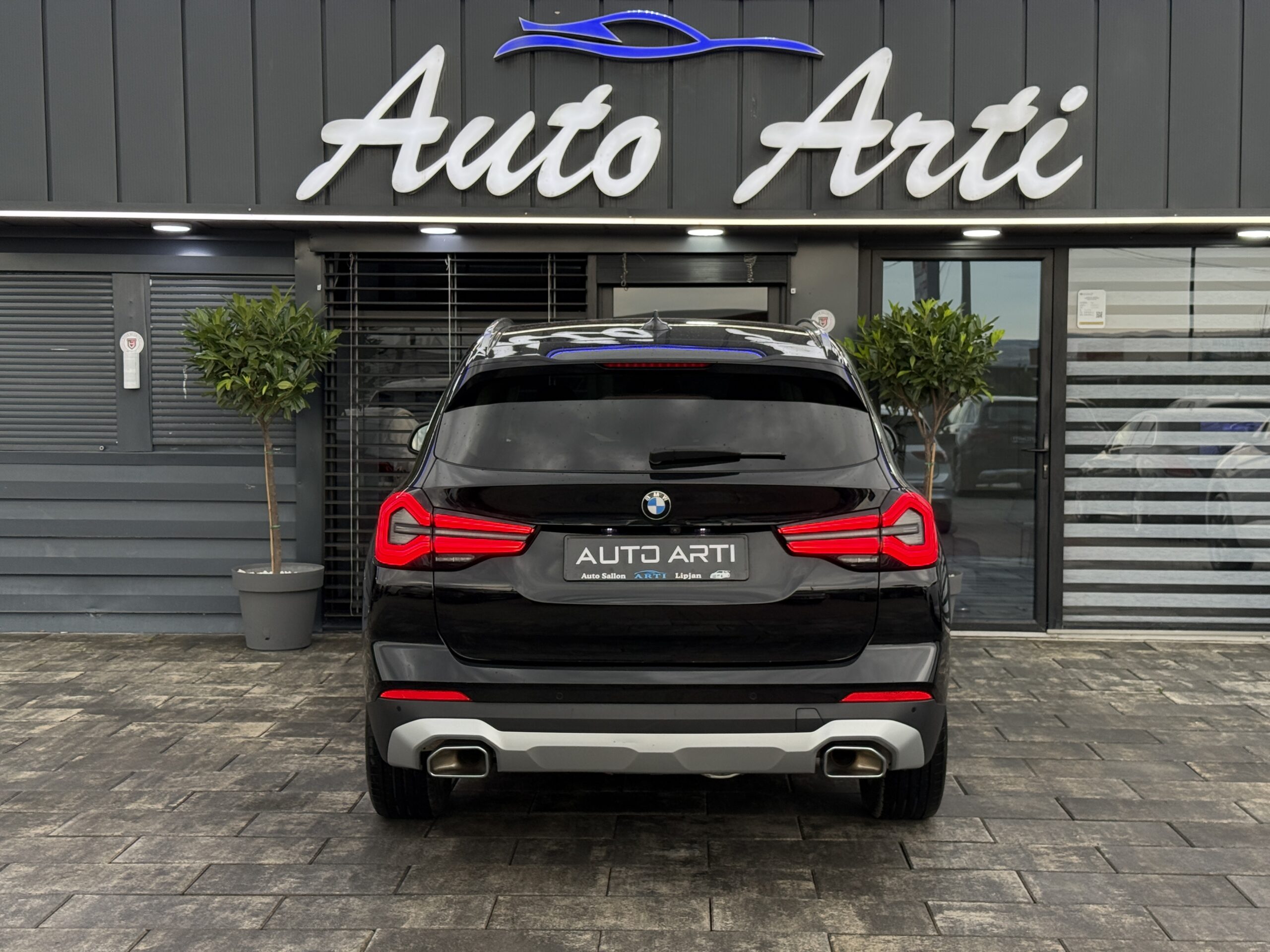 
								BMW X3 20d X-Drive full									