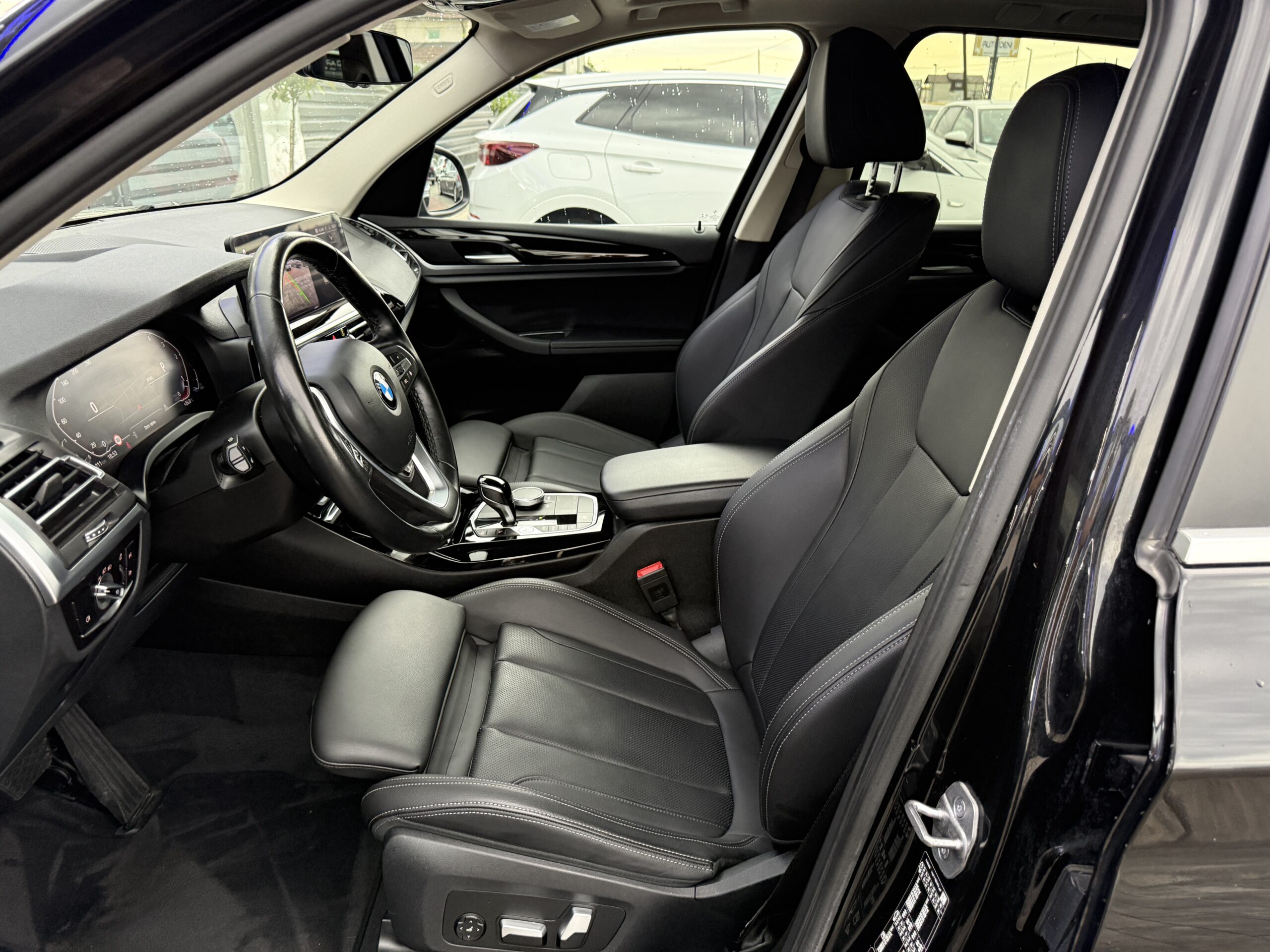 
								BMW X3 20d X-Drive full									