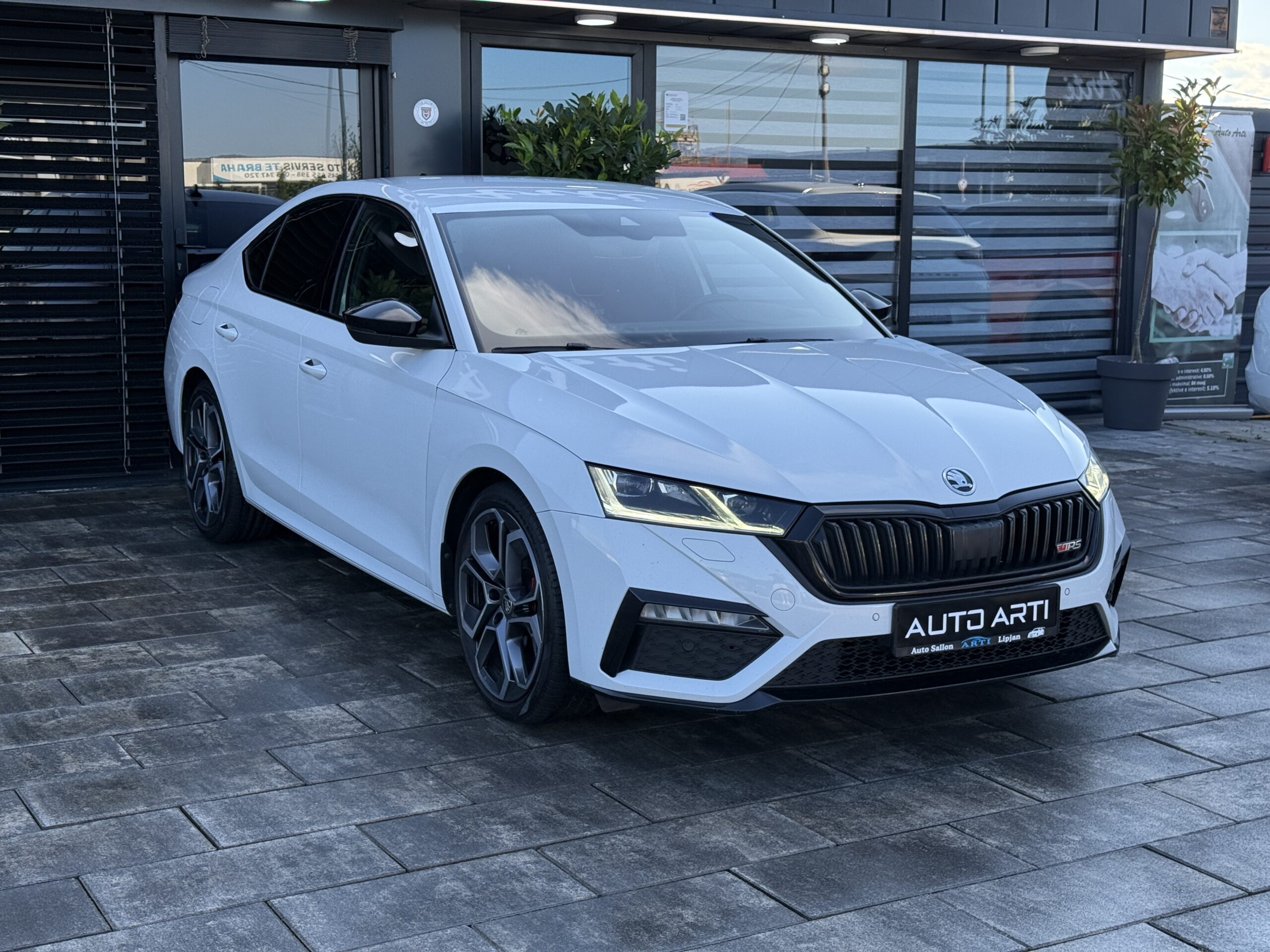 
								Skoda Octavia RS 2023 full									
