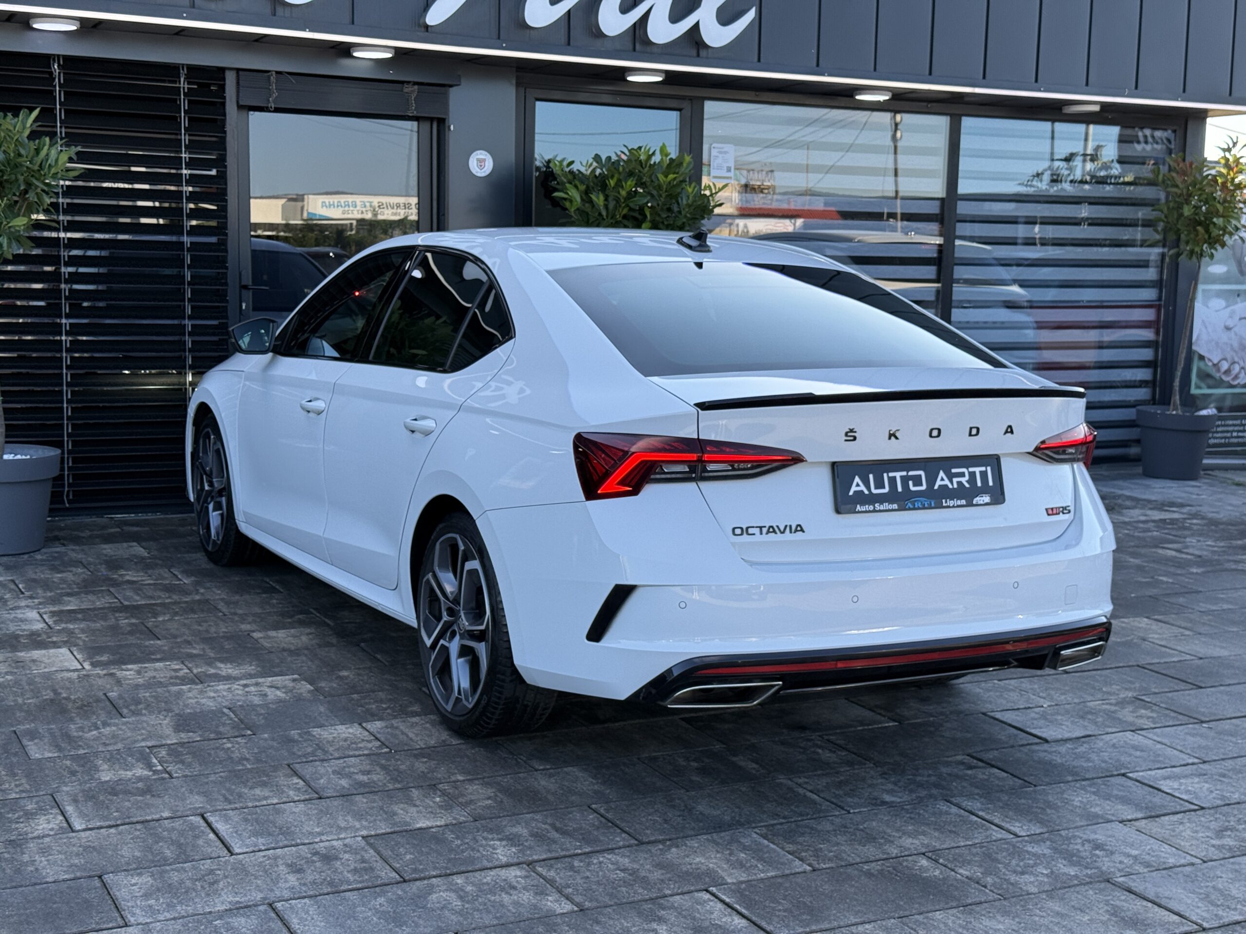 
								Skoda Octavia RS 2023 full									
