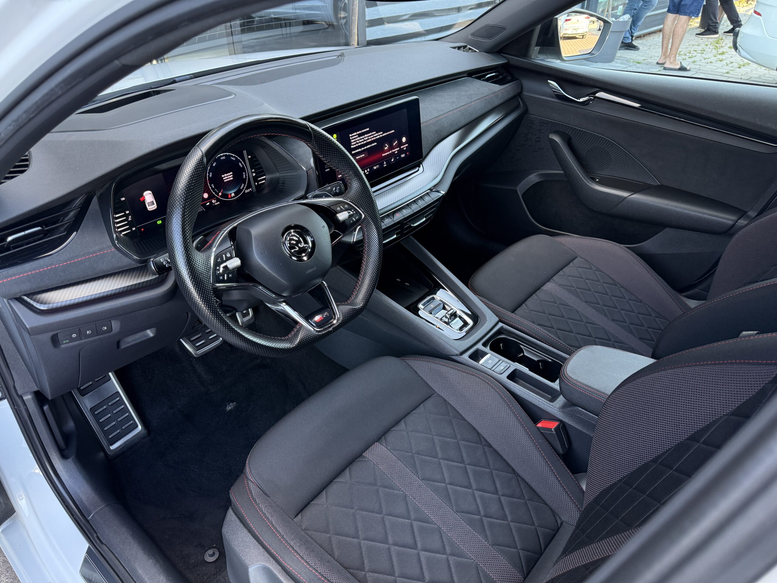 
								Skoda Octavia RS 2023 full									