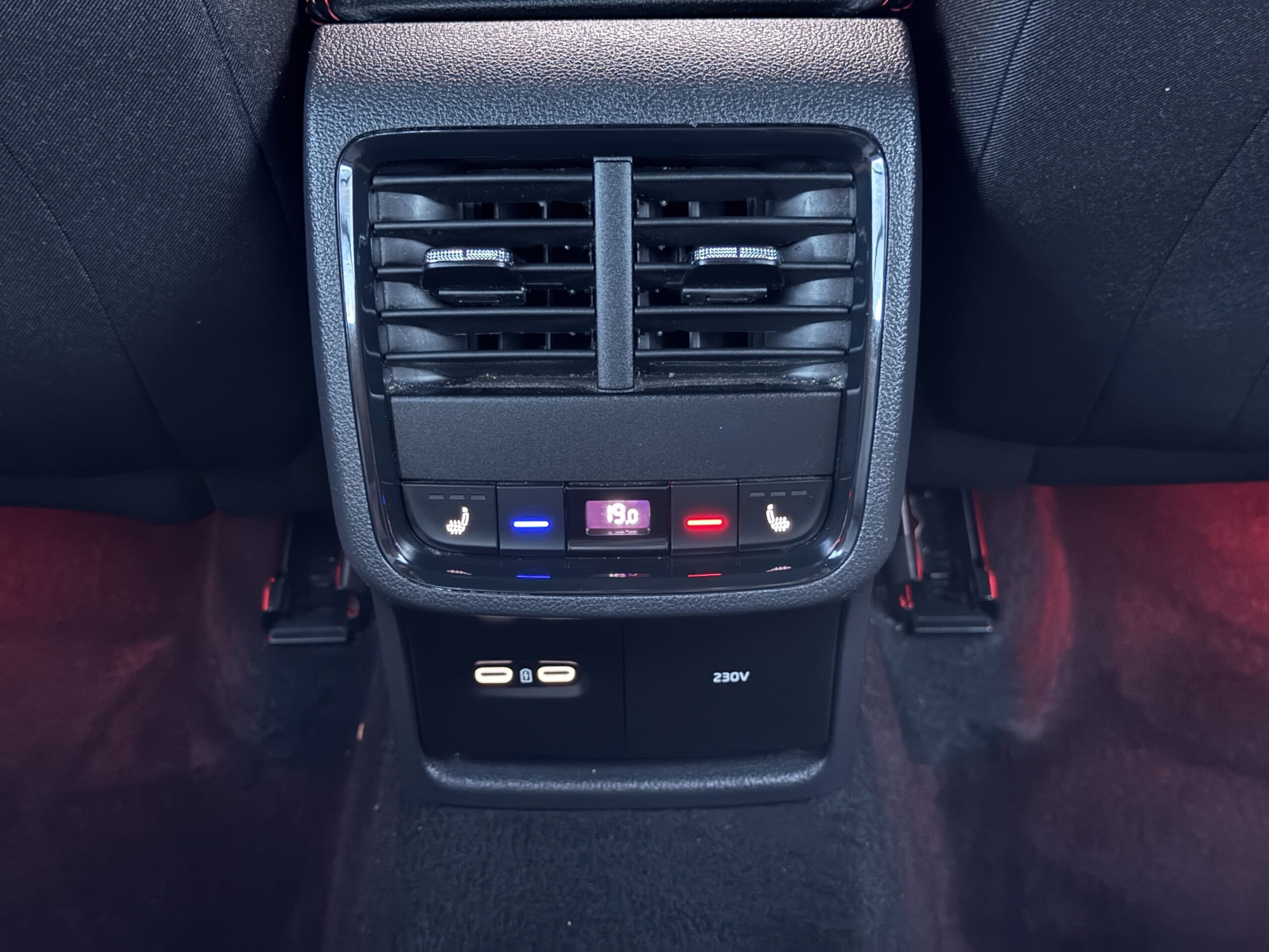 
								Skoda Octavia RS 2023 full									