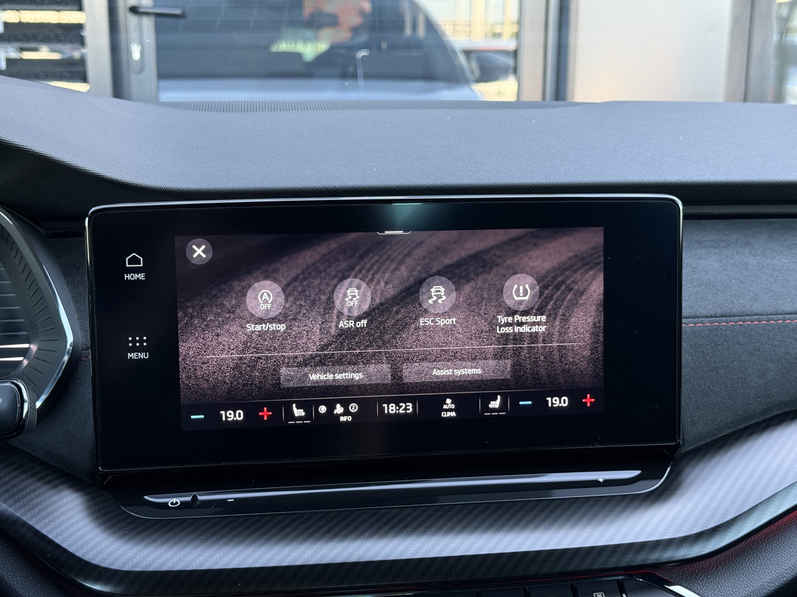 
								Skoda Octavia RS 2023 full									
