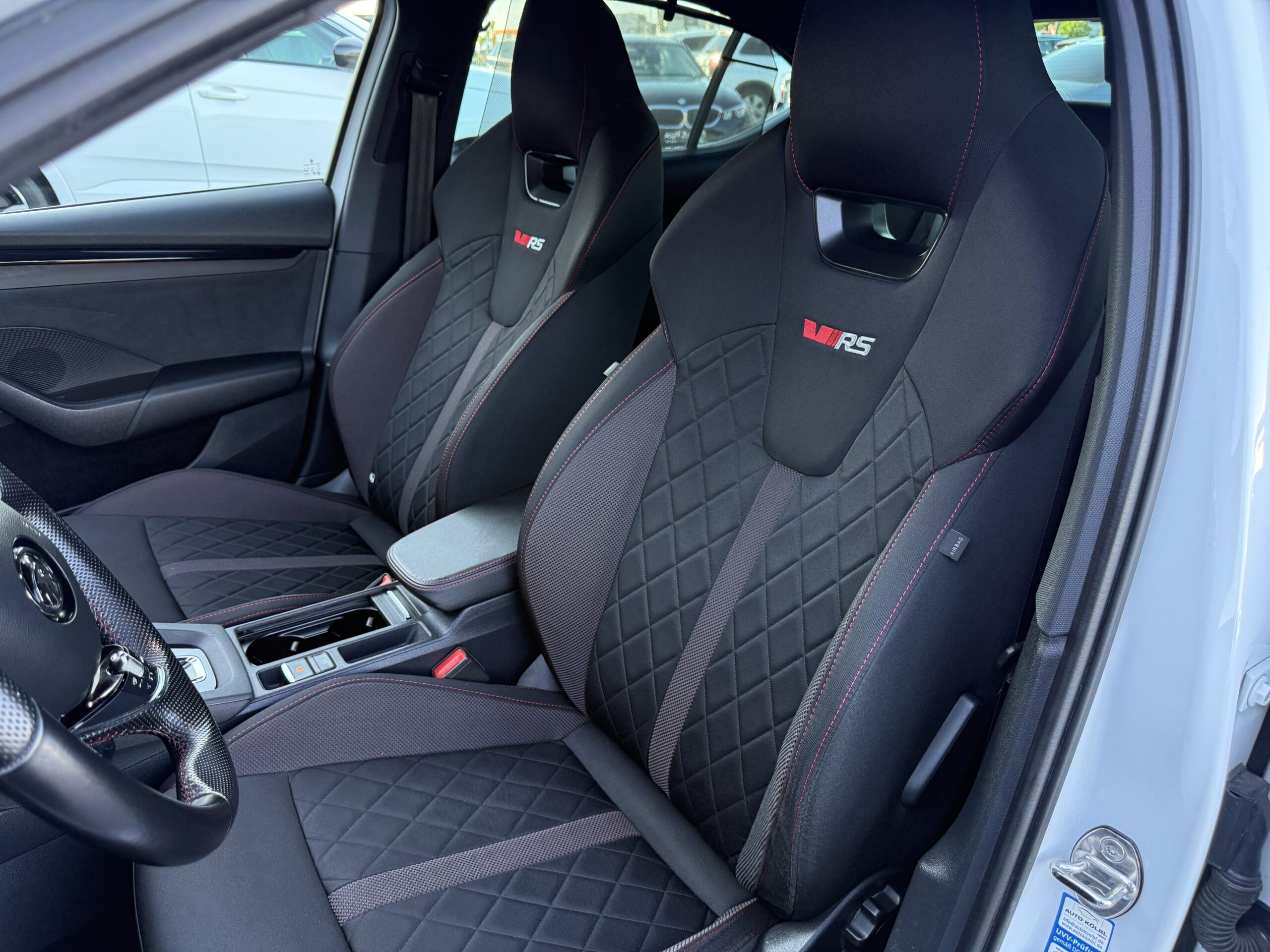 
								Skoda Octavia RS 2023 full									