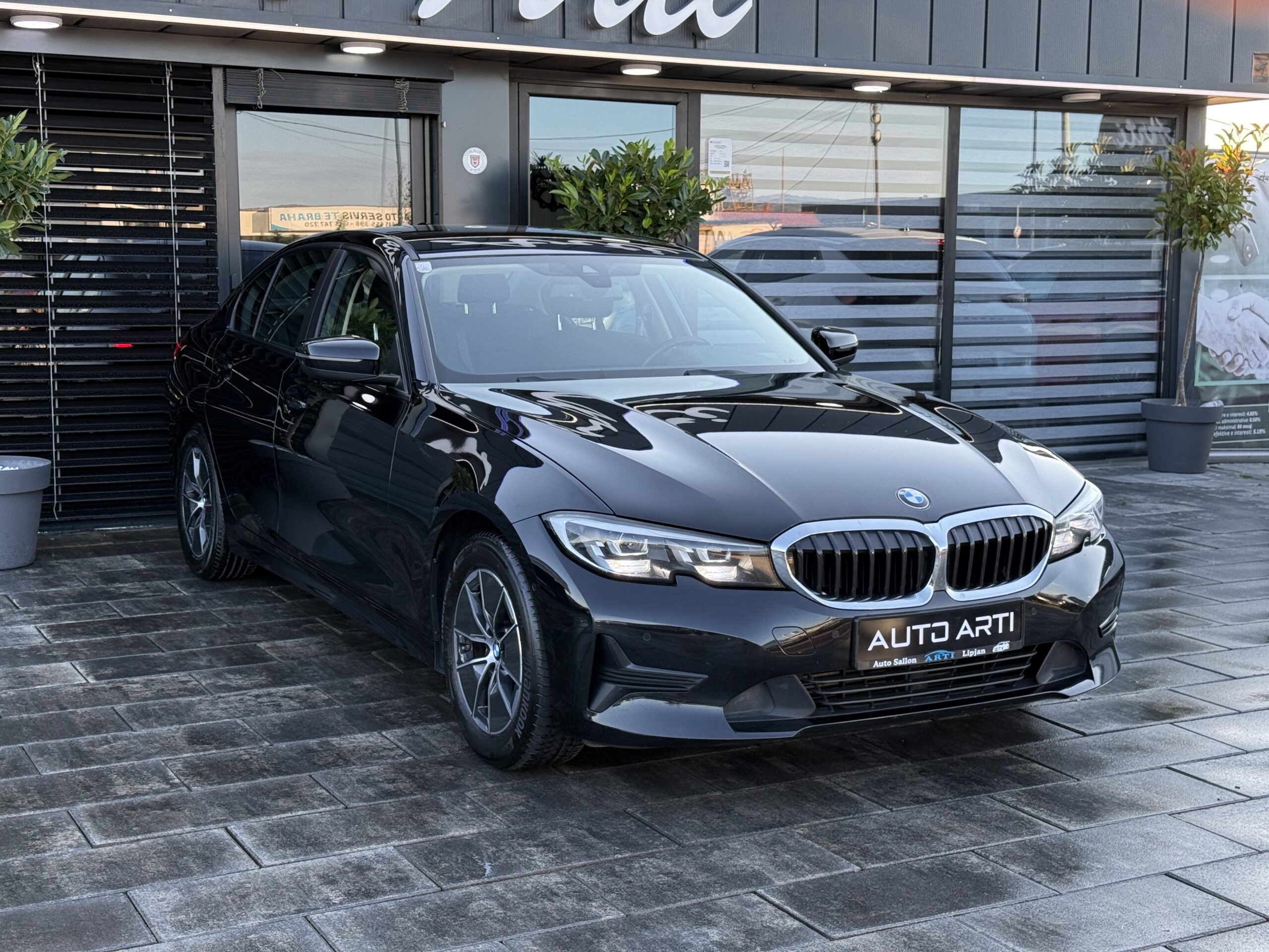 
								BMW 318d 2022 full									