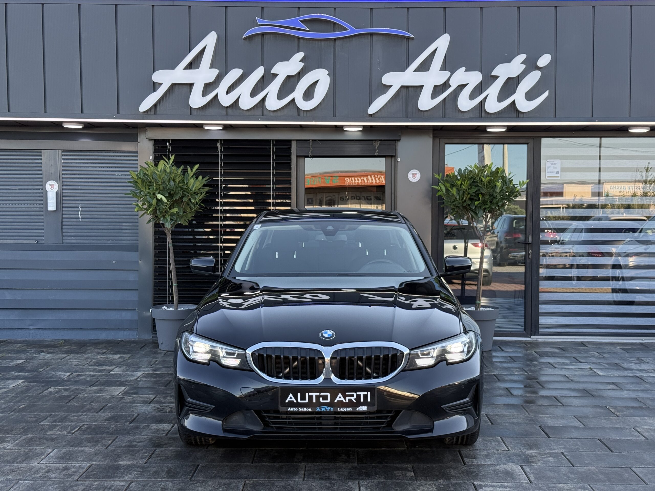 
								BMW 318d 2022 full									