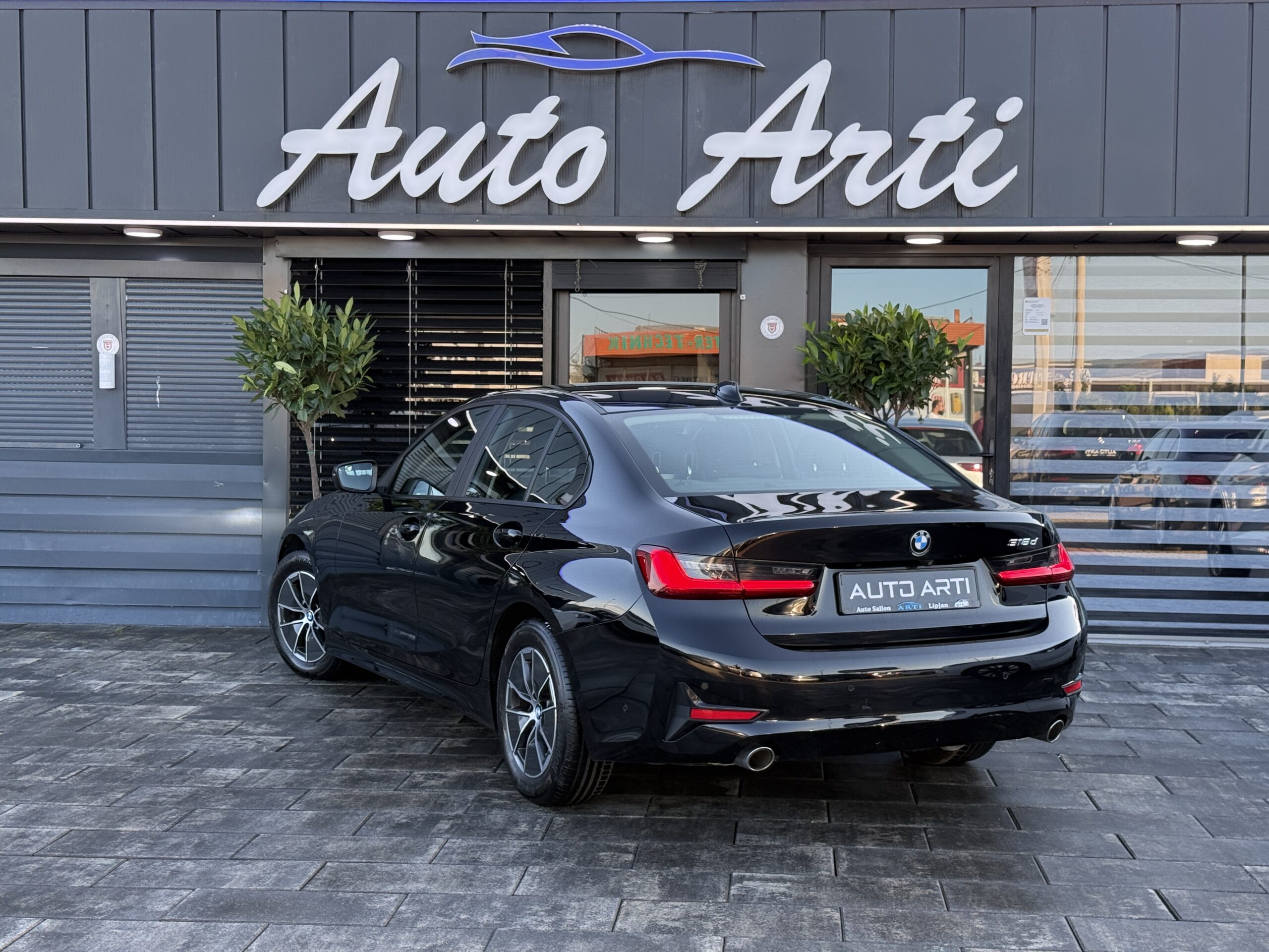 
								BMW 318d 2022 full									