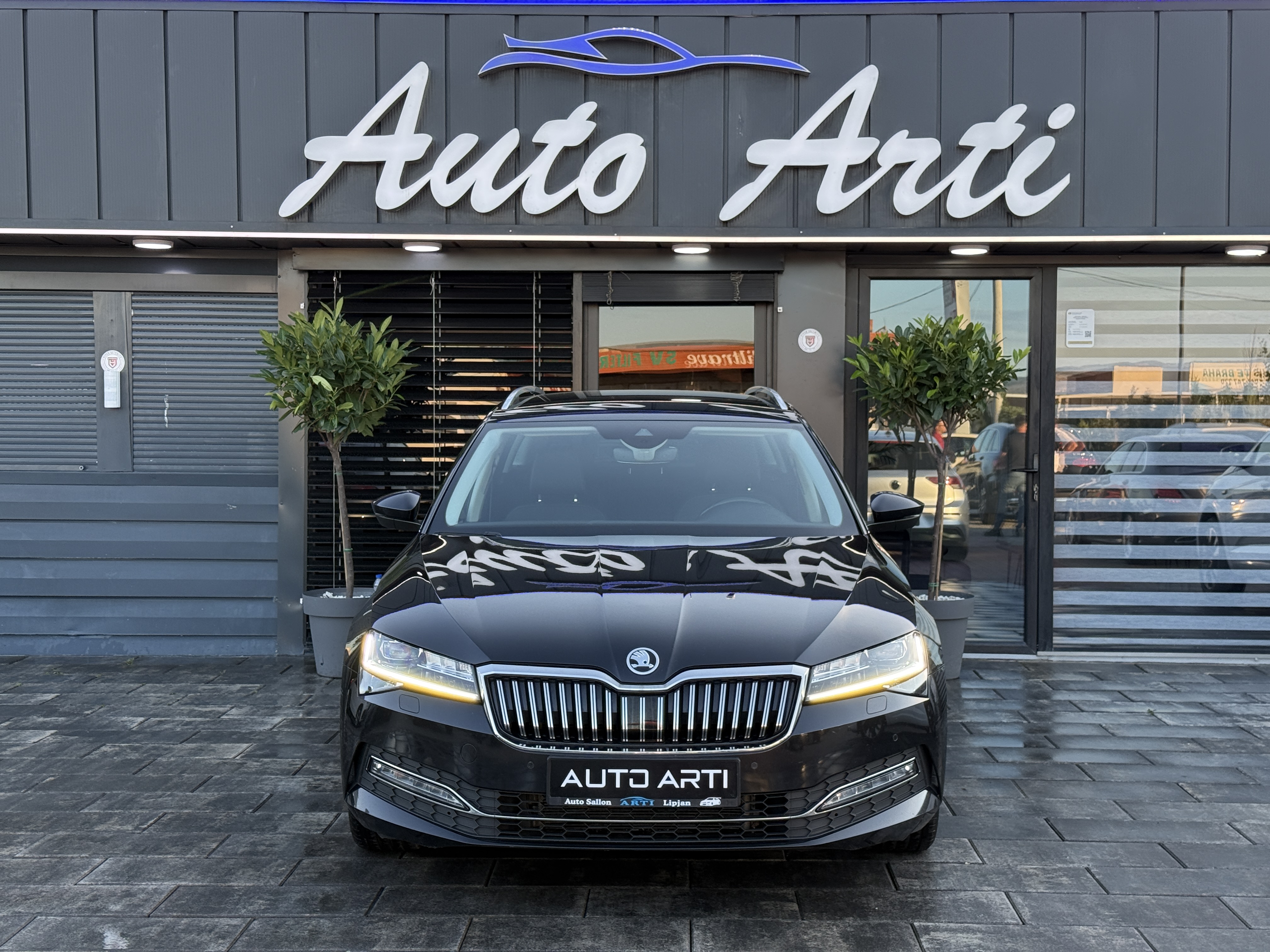 
								Skoda SuperB full									