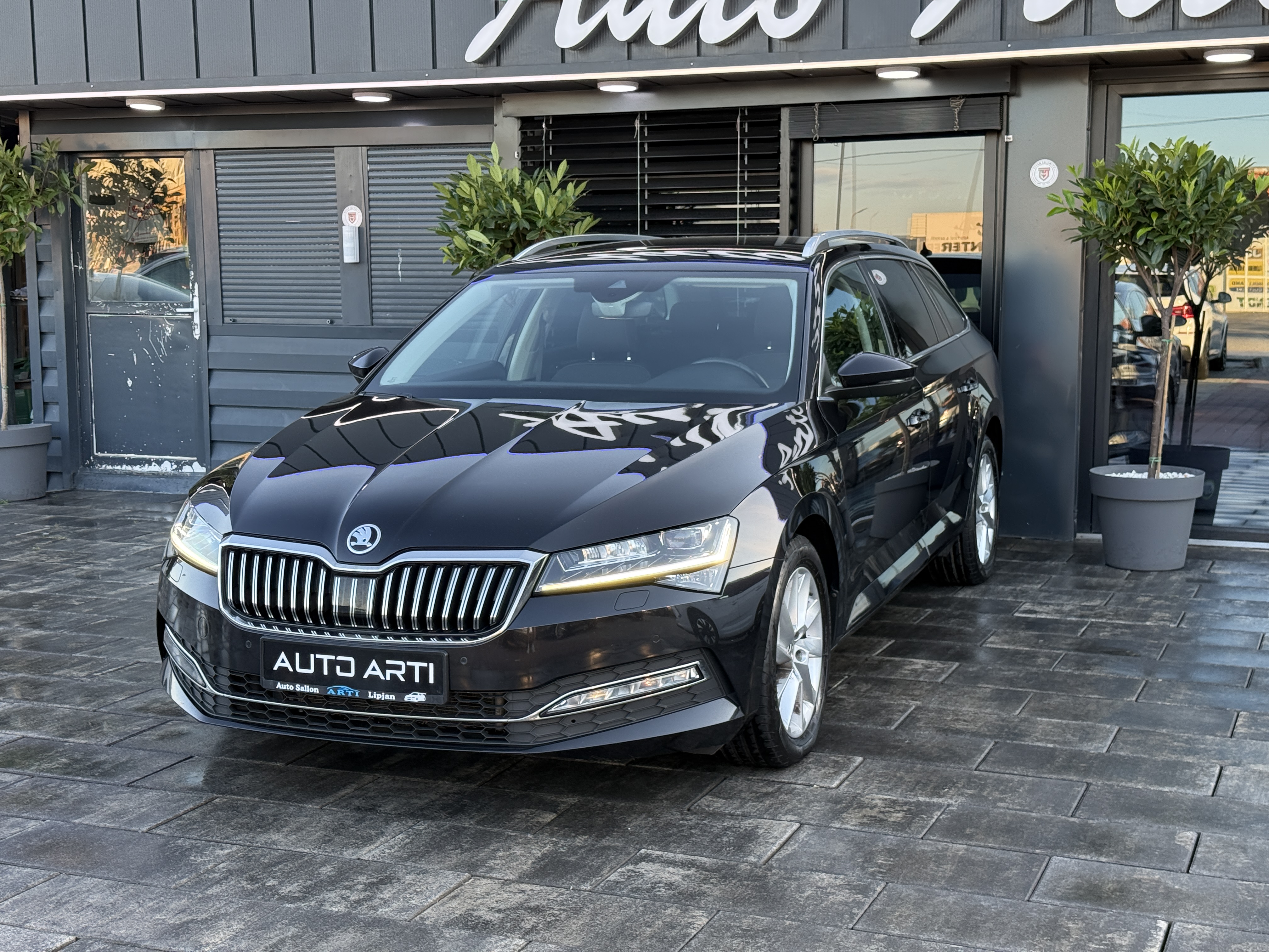 
								Skoda SuperB full									