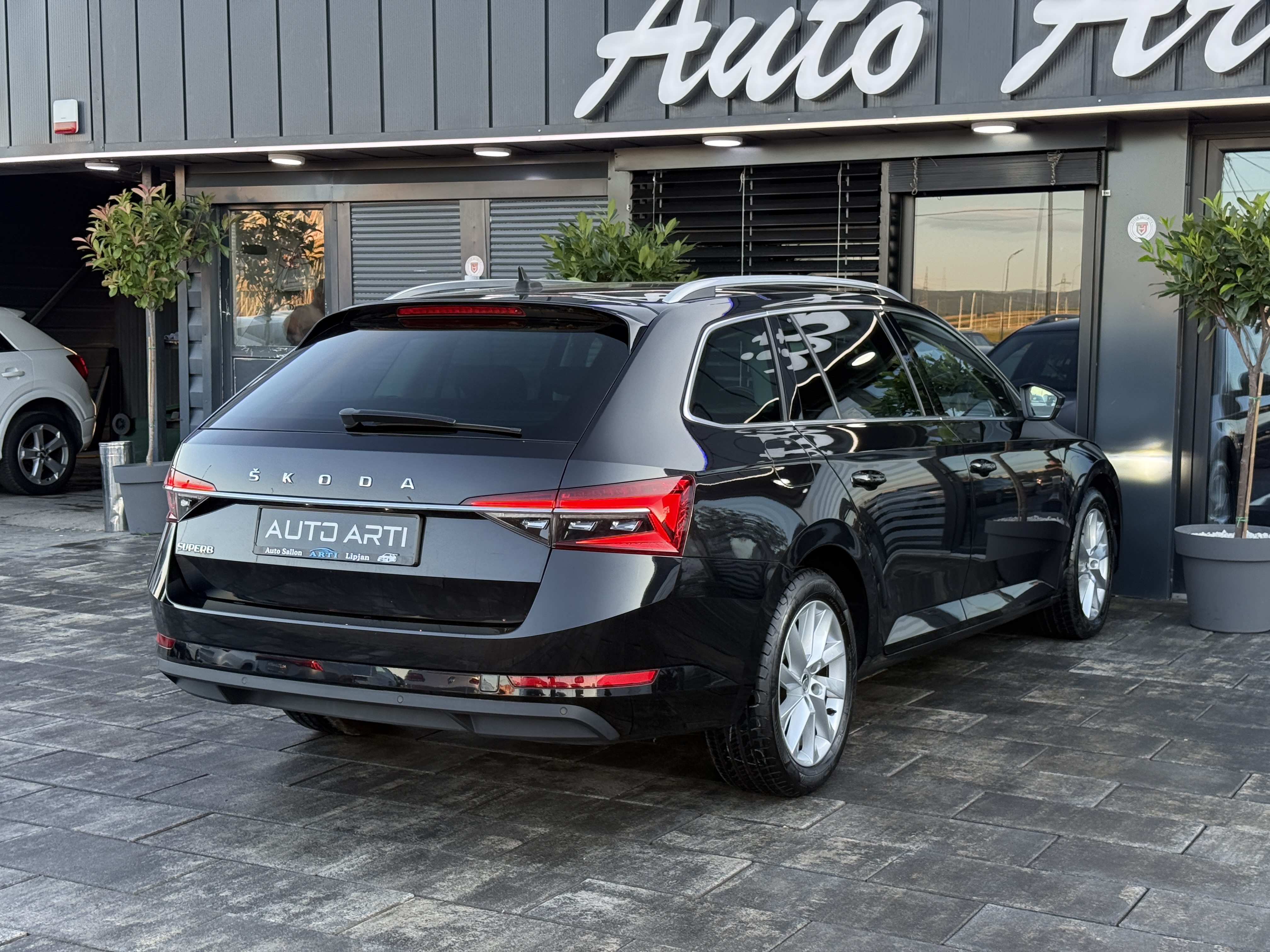 
								Skoda SuperB full									