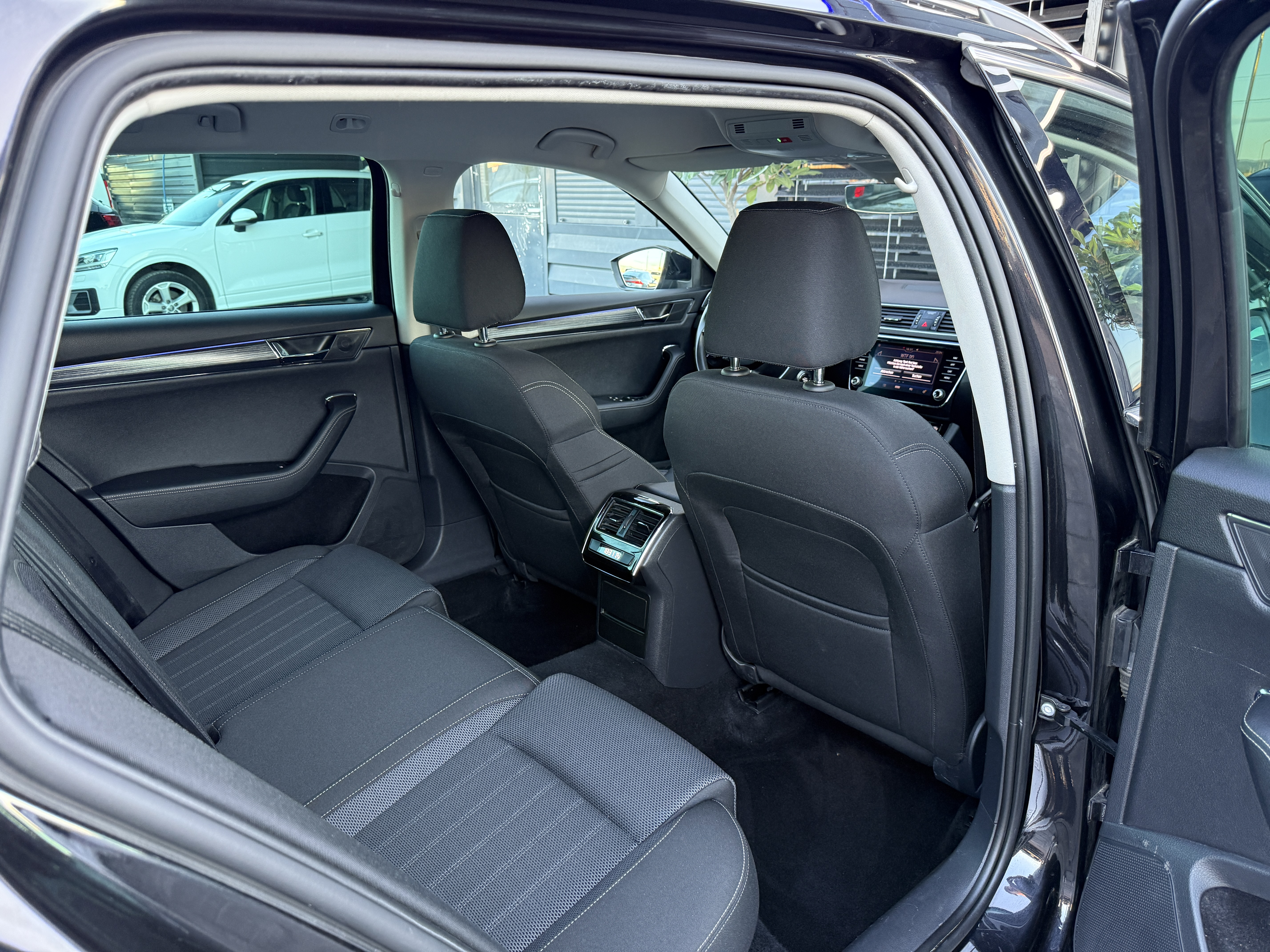 
								Skoda SuperB full									