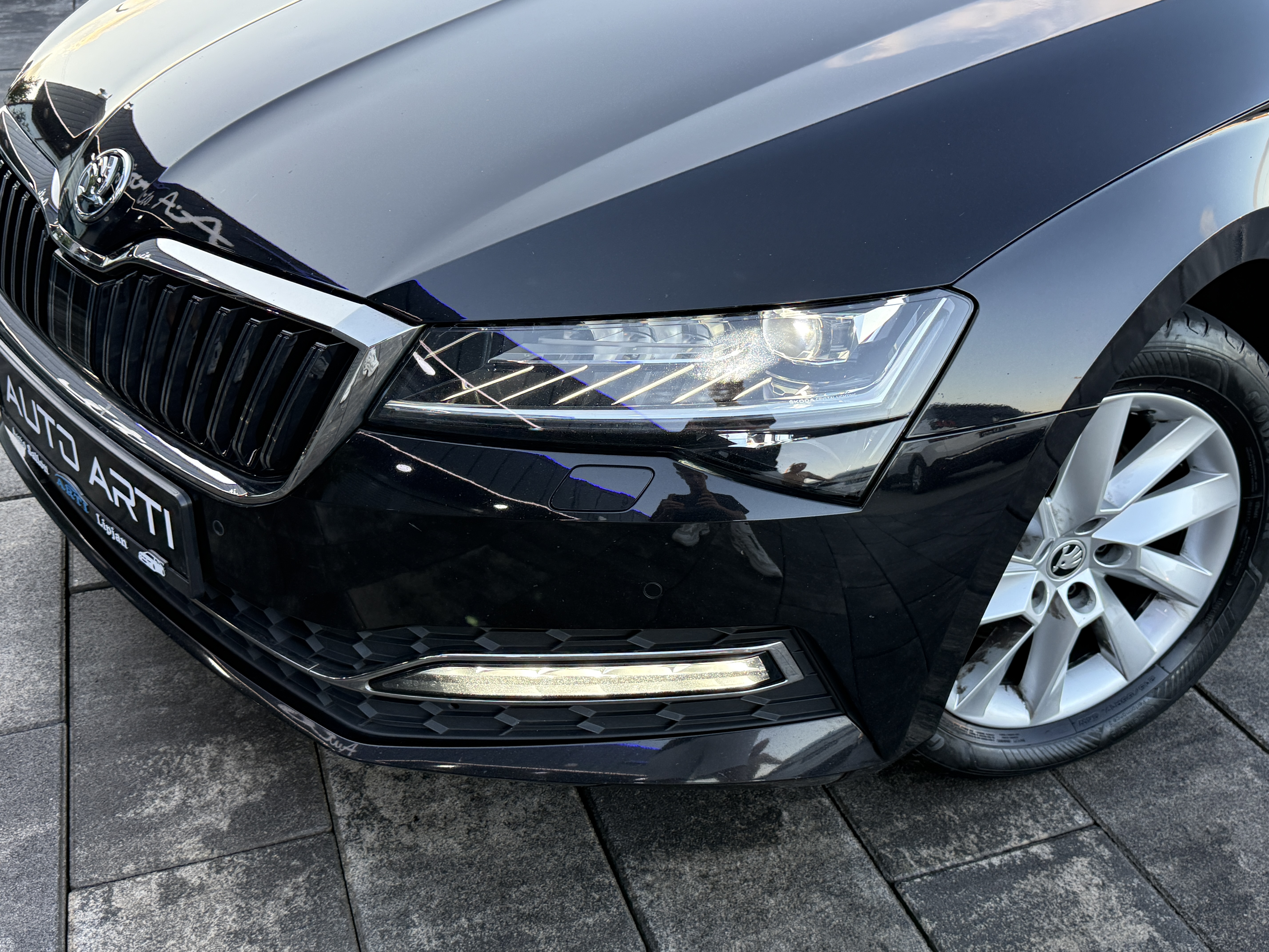 
								Skoda SuperB full									