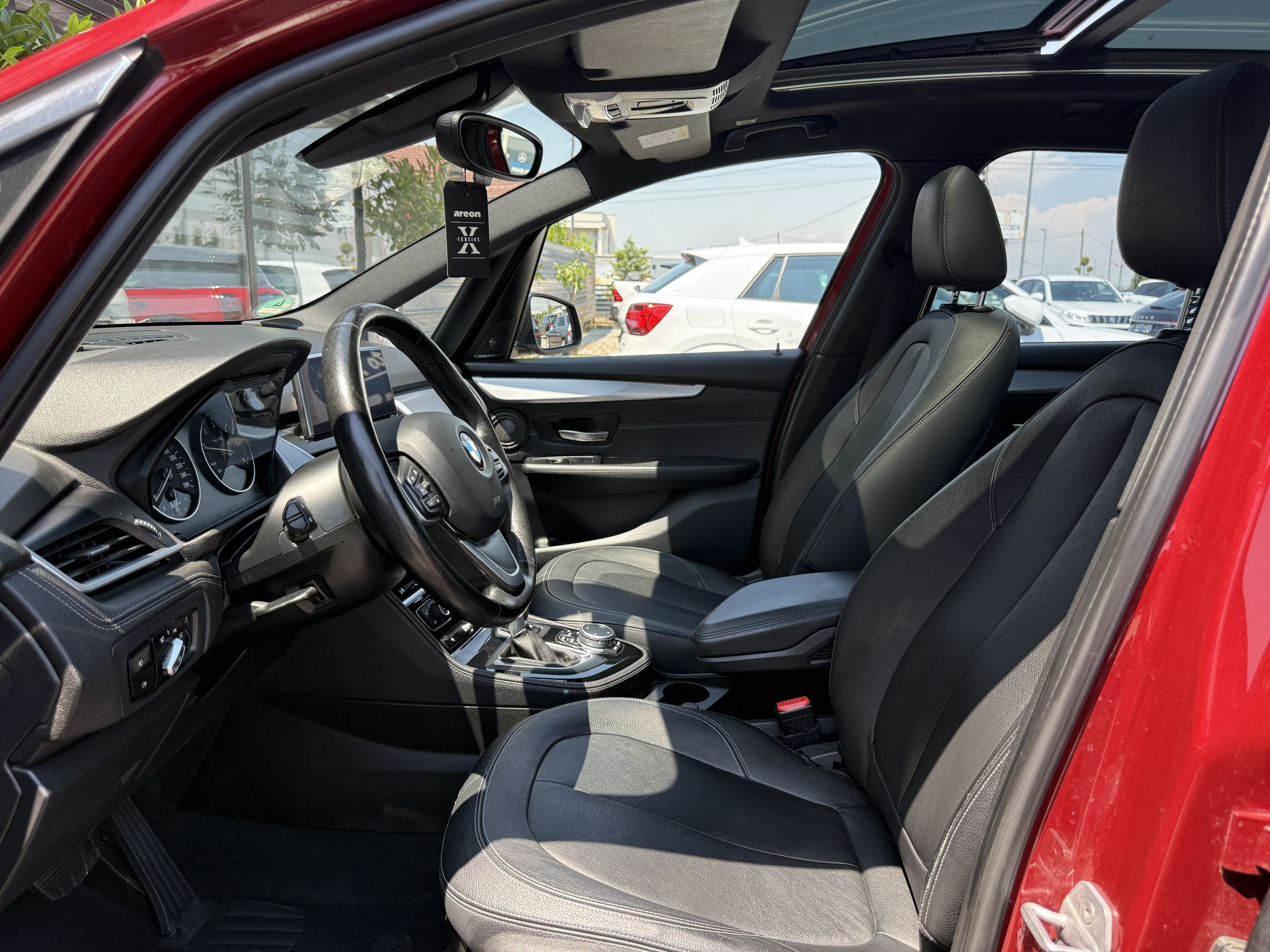 
								BMW 218d 𝟕 𝐔𝐥𝐬𝐞 full									
