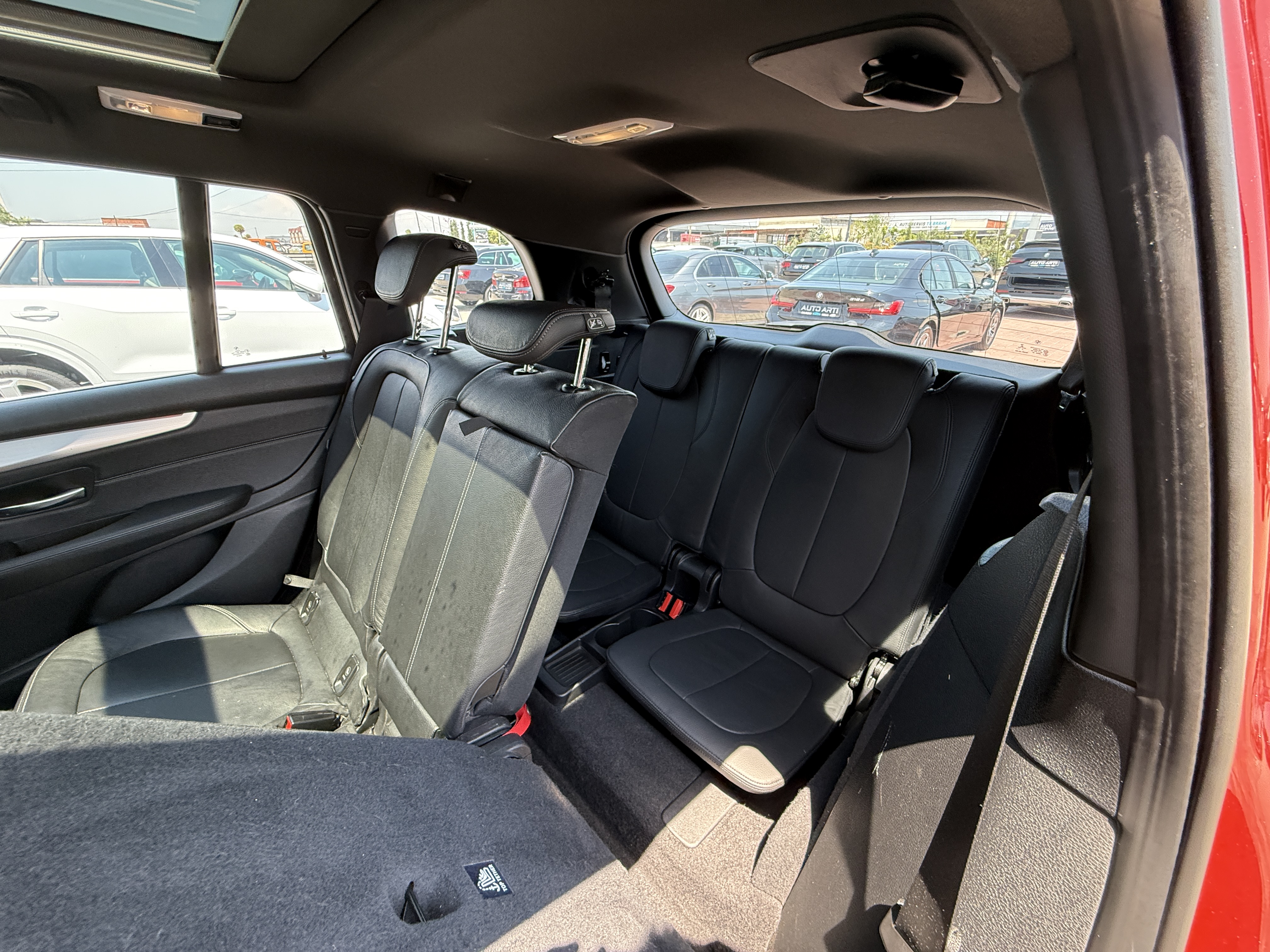 
								BMW 218d 𝟕 𝐔𝐥𝐬𝐞 full									