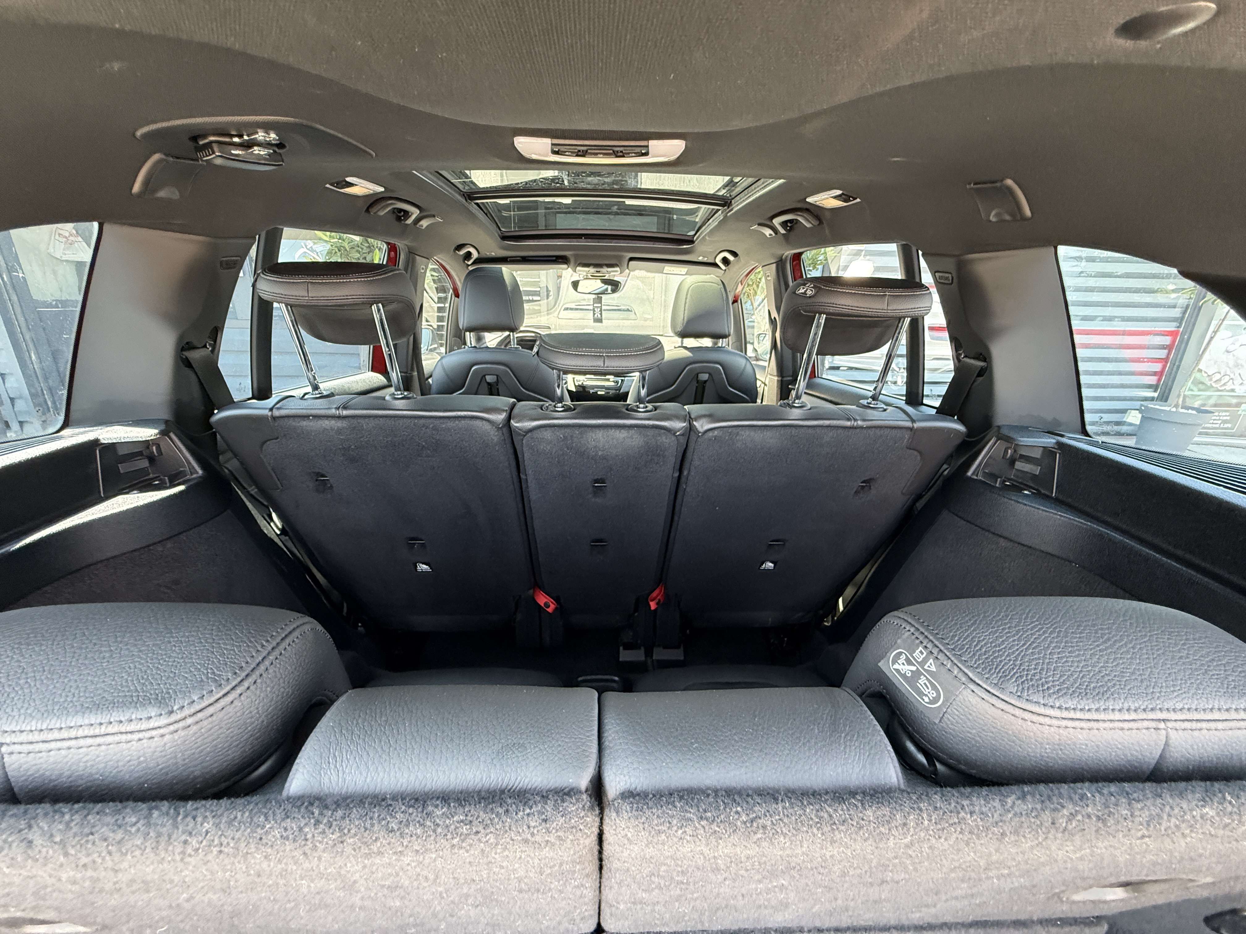 
								BMW 218d 𝟕 𝐔𝐥𝐬𝐞 full									