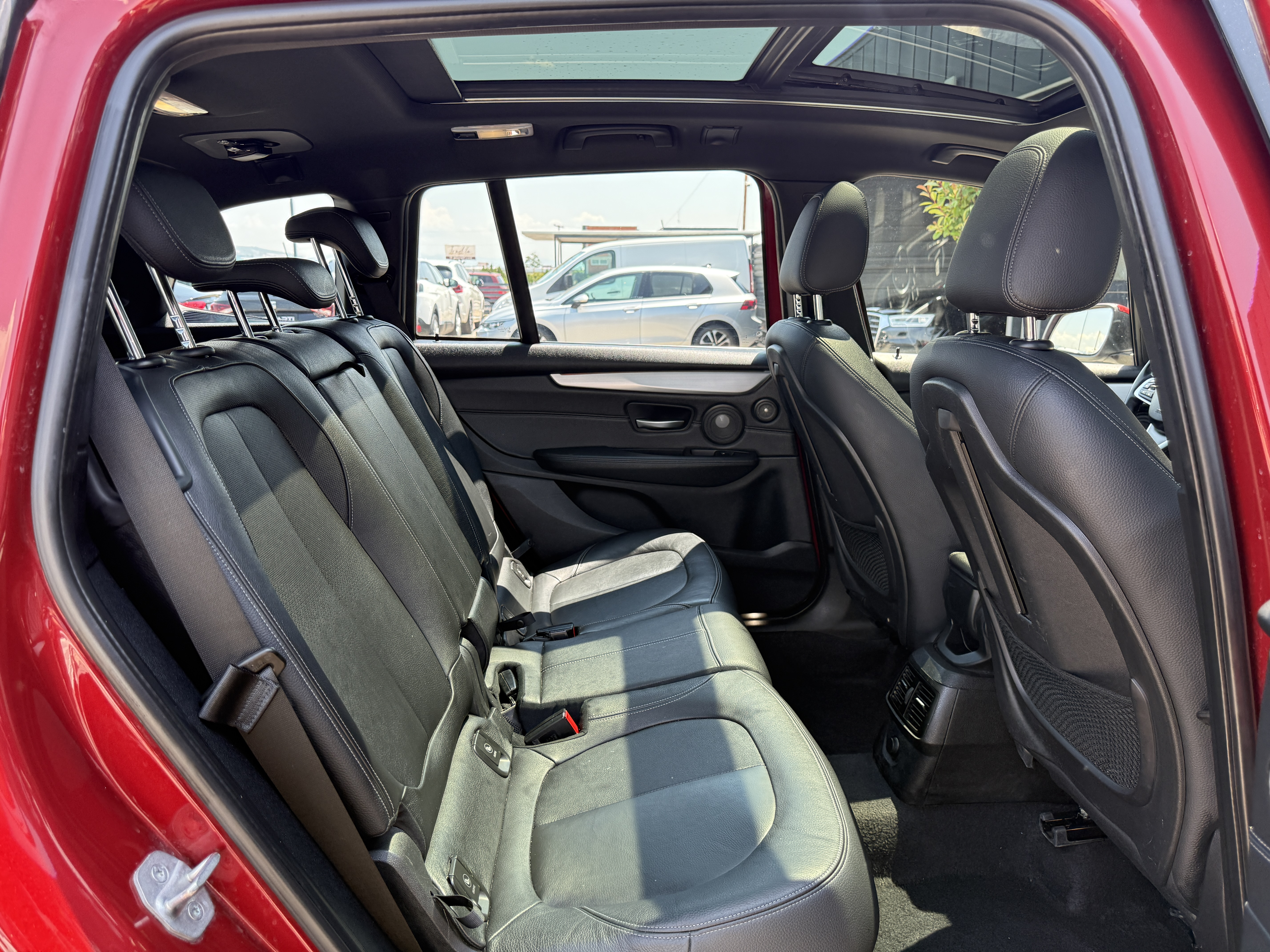 
								BMW 218d 𝟕 𝐔𝐥𝐬𝐞 full									