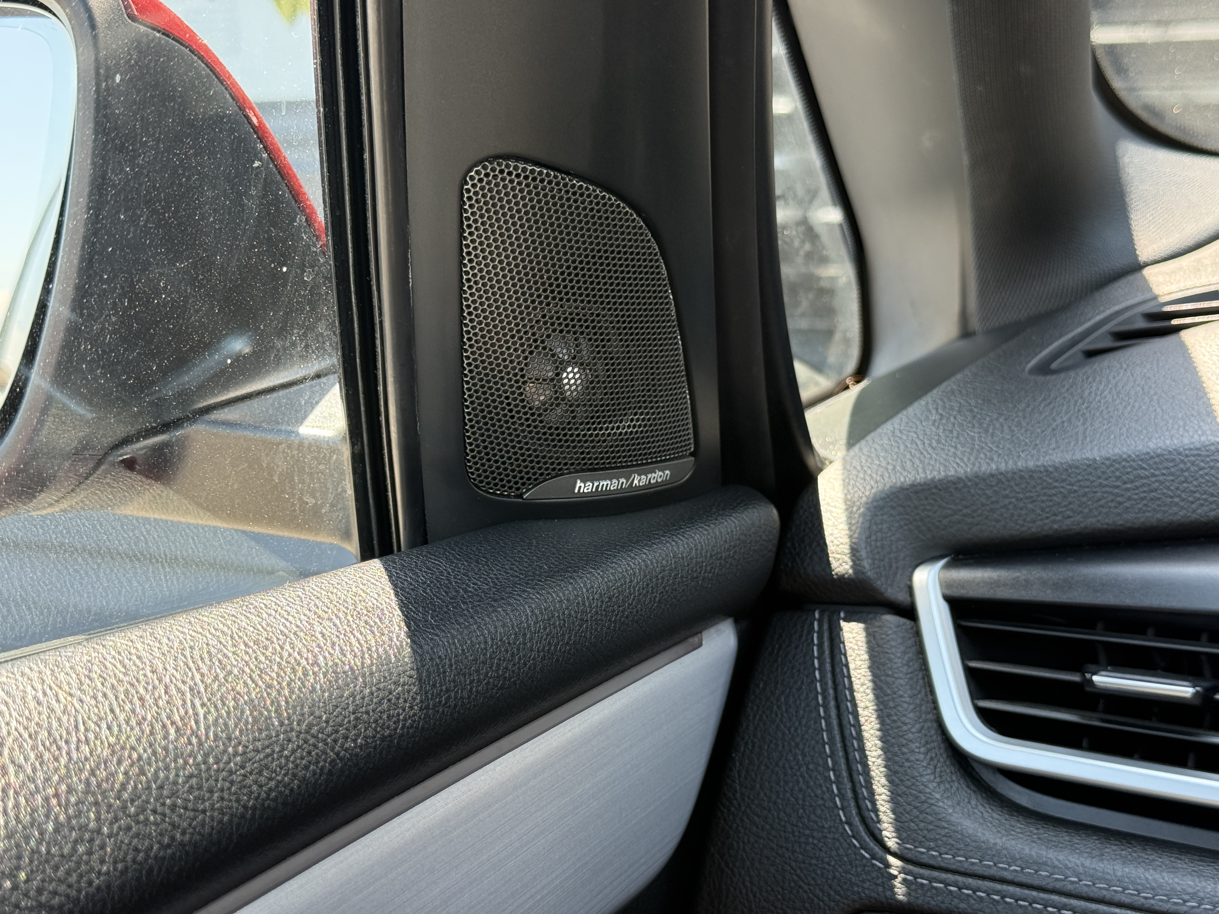 
								BMW 218d 𝟕 𝐔𝐥𝐬𝐞 full									